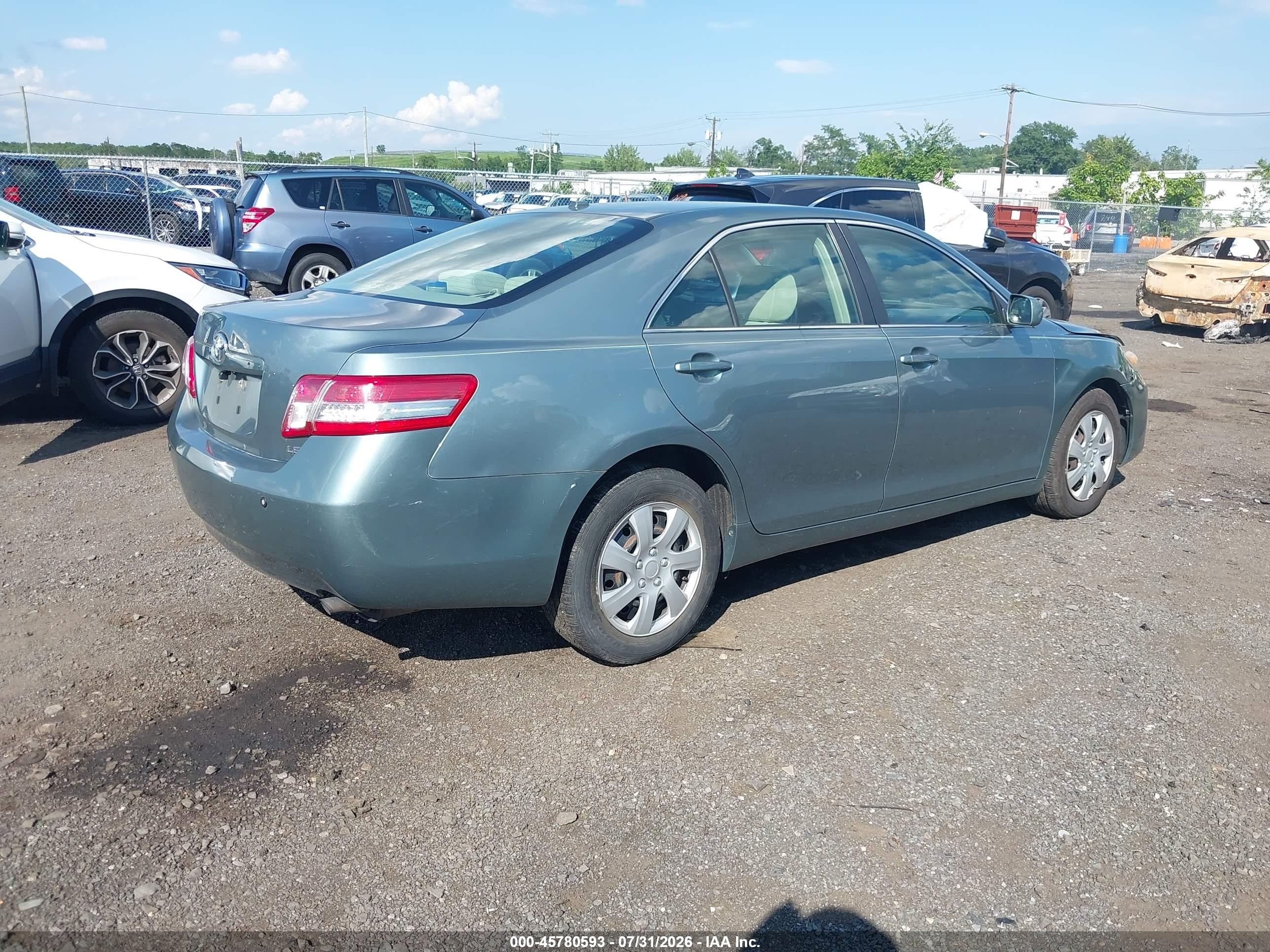 2010 Toyota Camry Le Green vin: 4T1BF3EK5AU545944