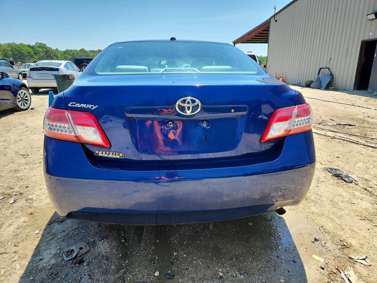 2010 Toyota Camry Le Blue vin: 4T1BF3EK5AU551985