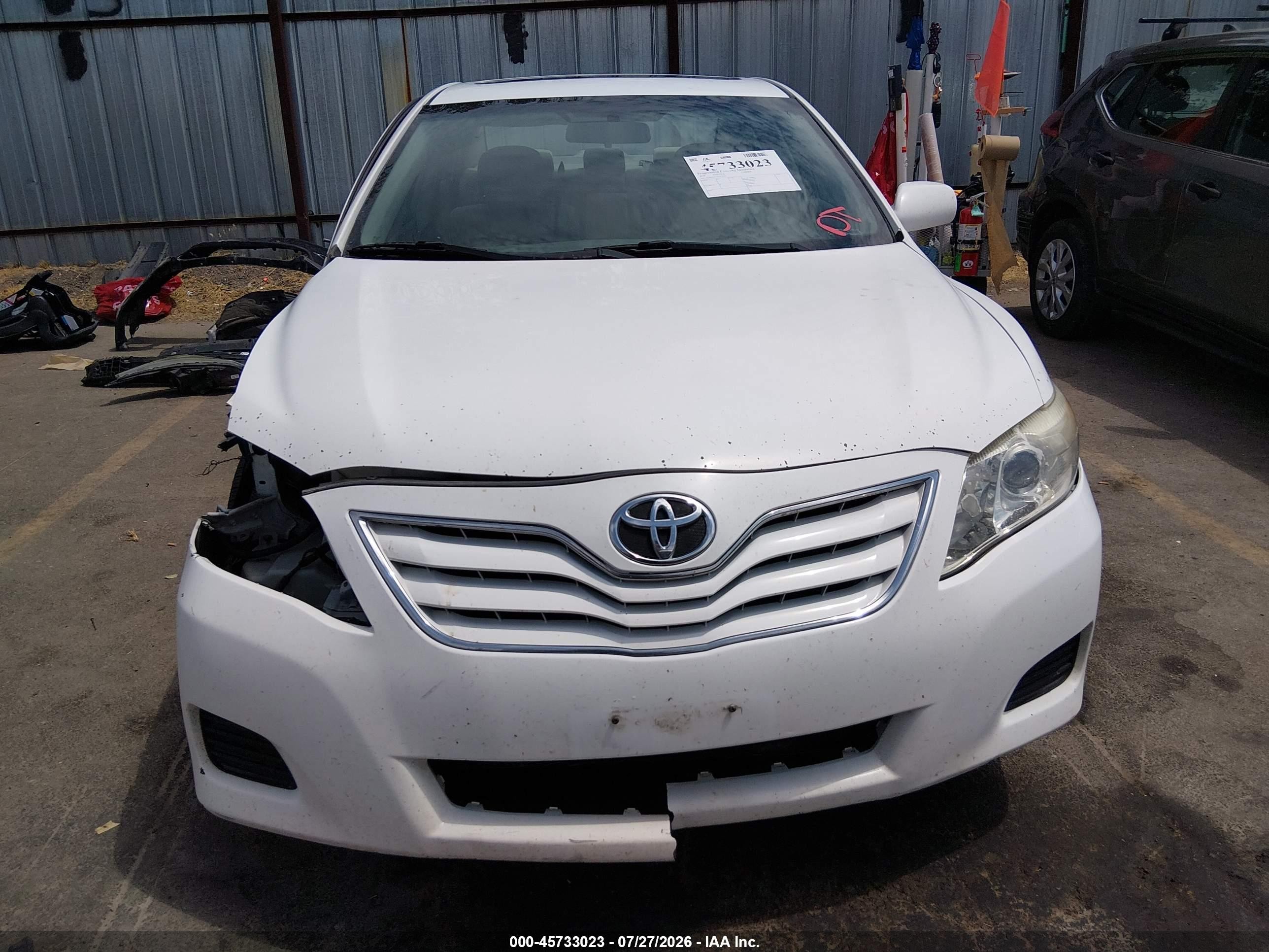 2010 Toyota Camry Le White vin: 4T1BF3EK5AU557947