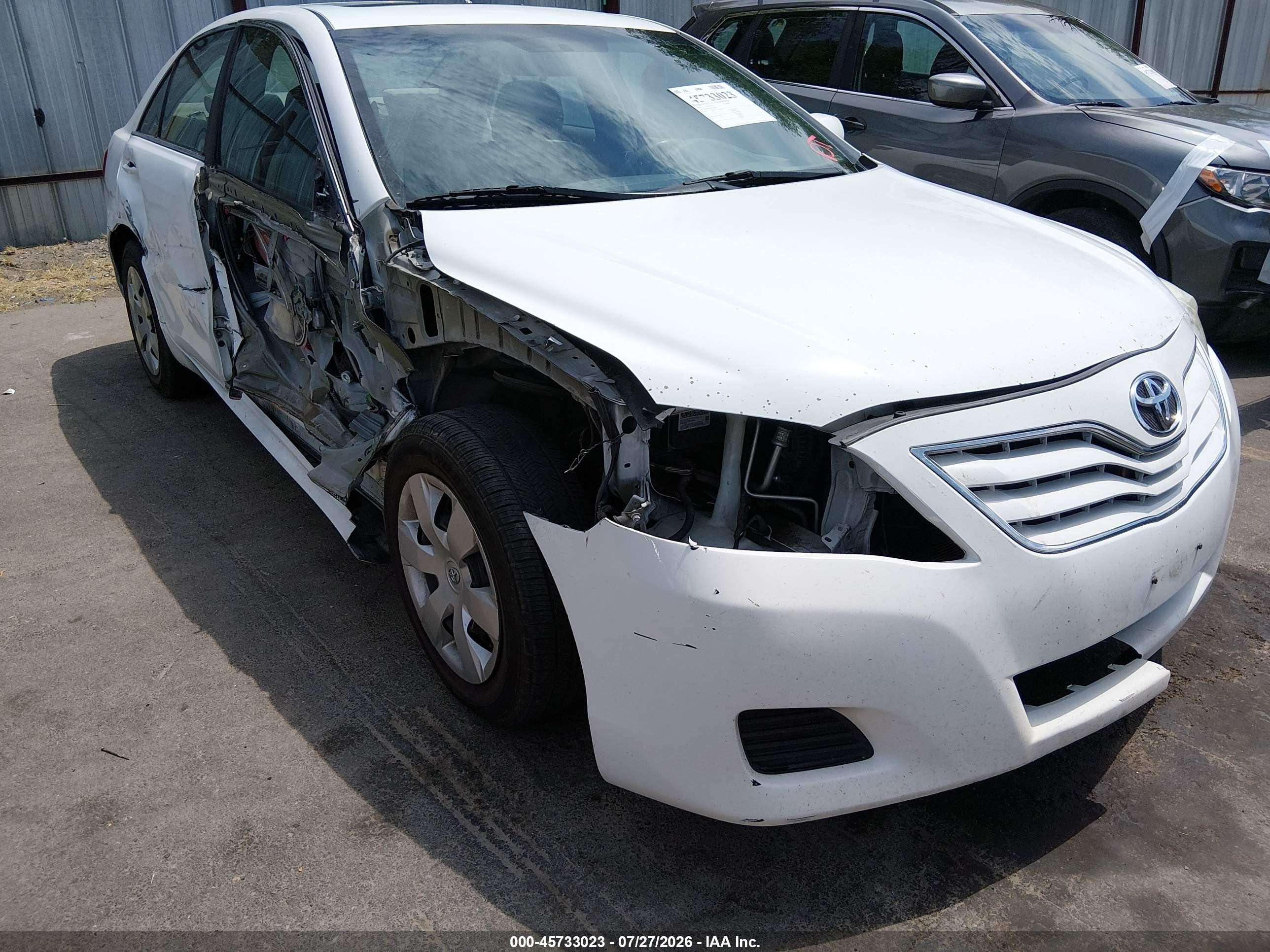 2010 Toyota Camry Le White vin: 4T1BF3EK5AU557947