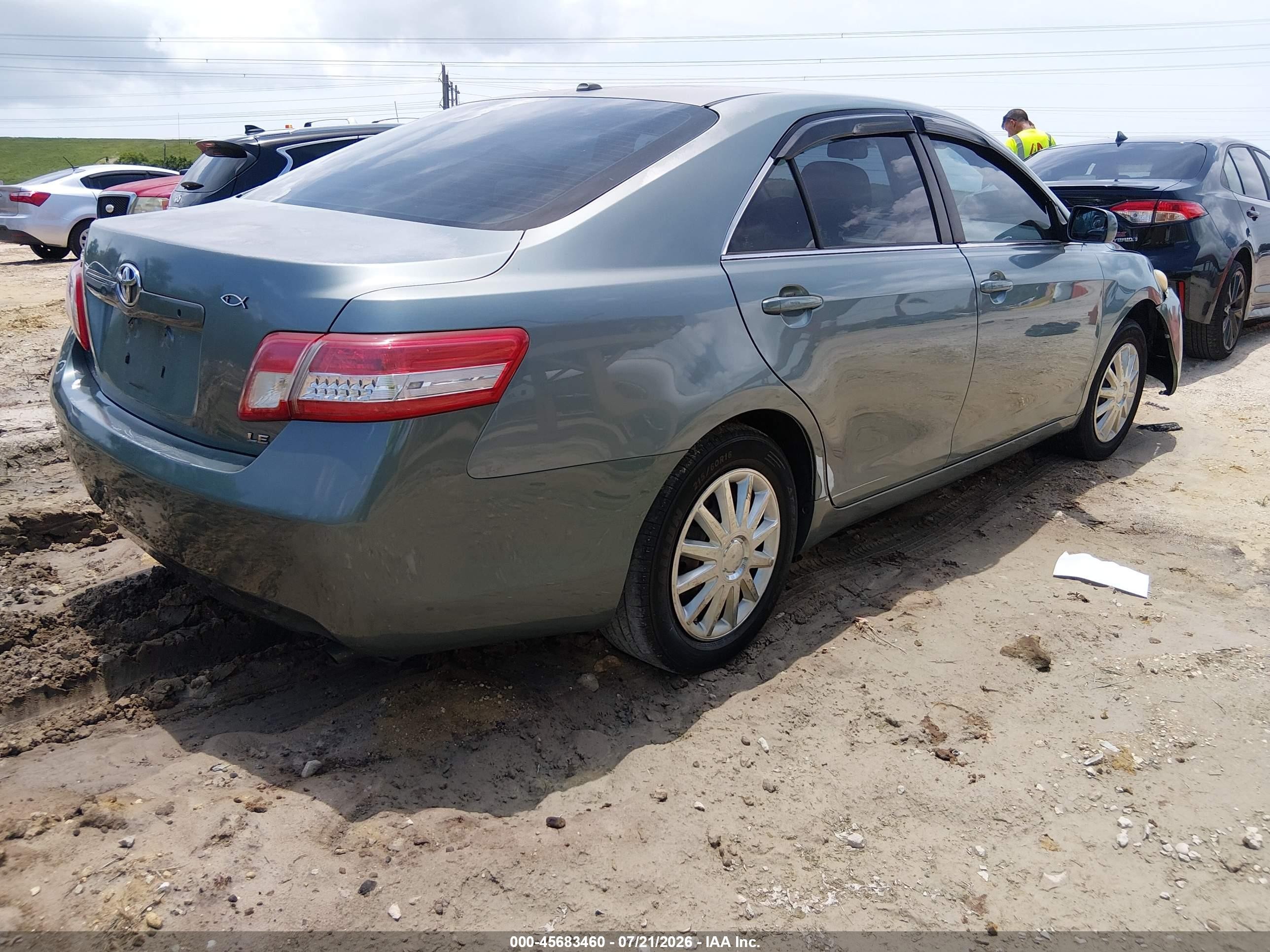 2010 Toyota Camry Le Light Blue vin: 4T1BF3EK5AU581018