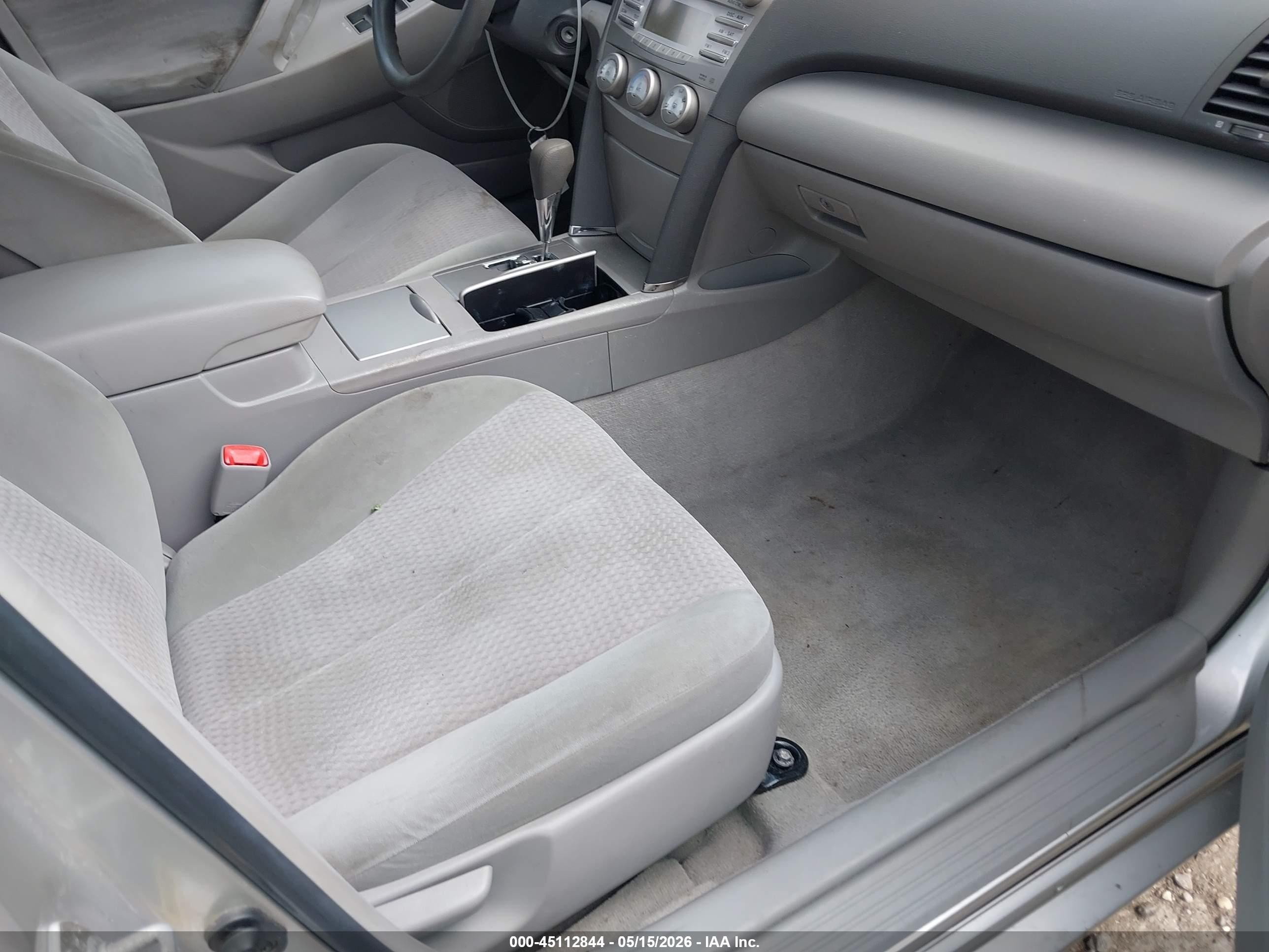 2011 Toyota Camry Le Silver vin: 4T1BF3EK5BU119771