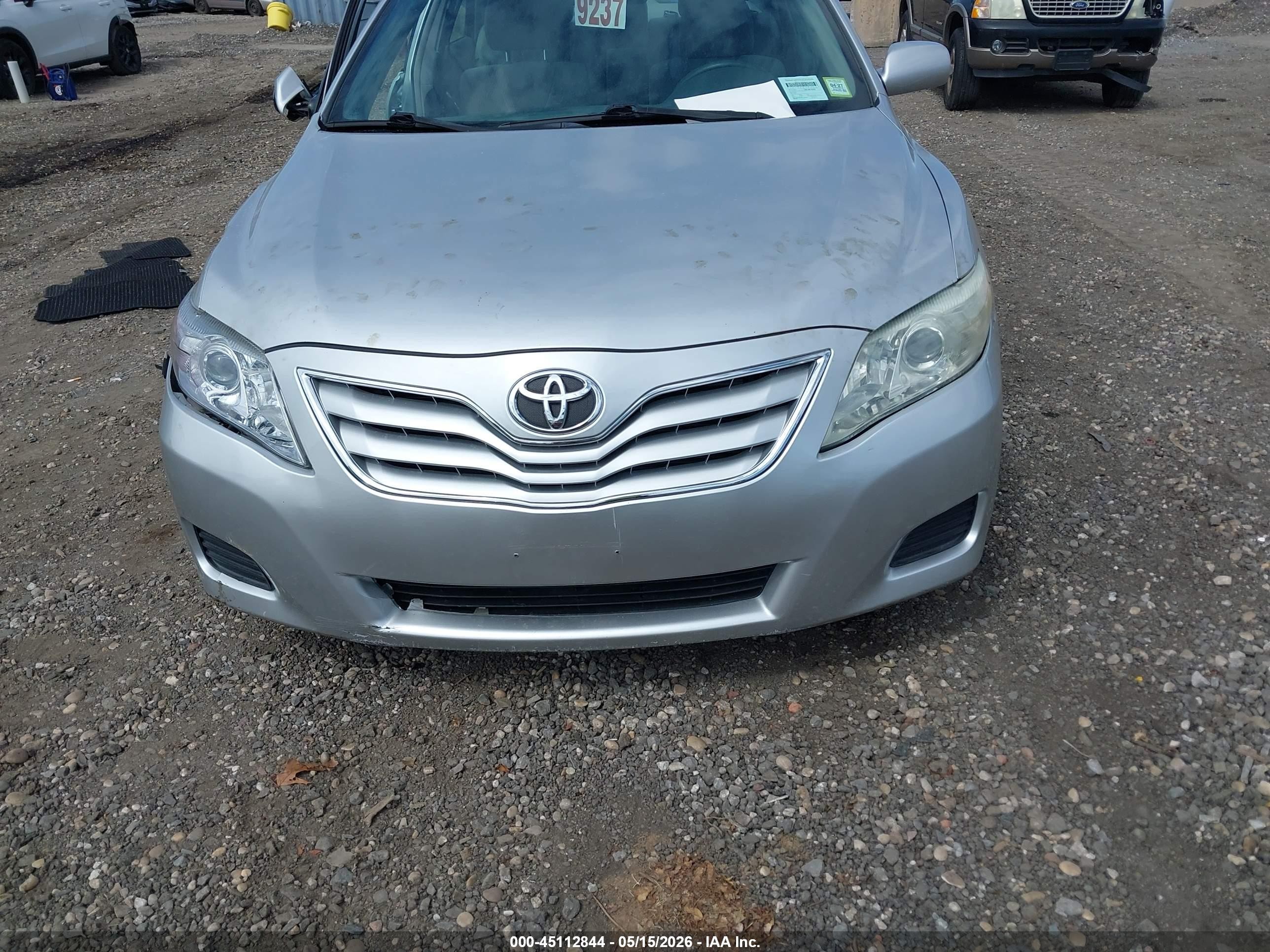 2011 Toyota Camry Le Silver vin: 4T1BF3EK5BU119771