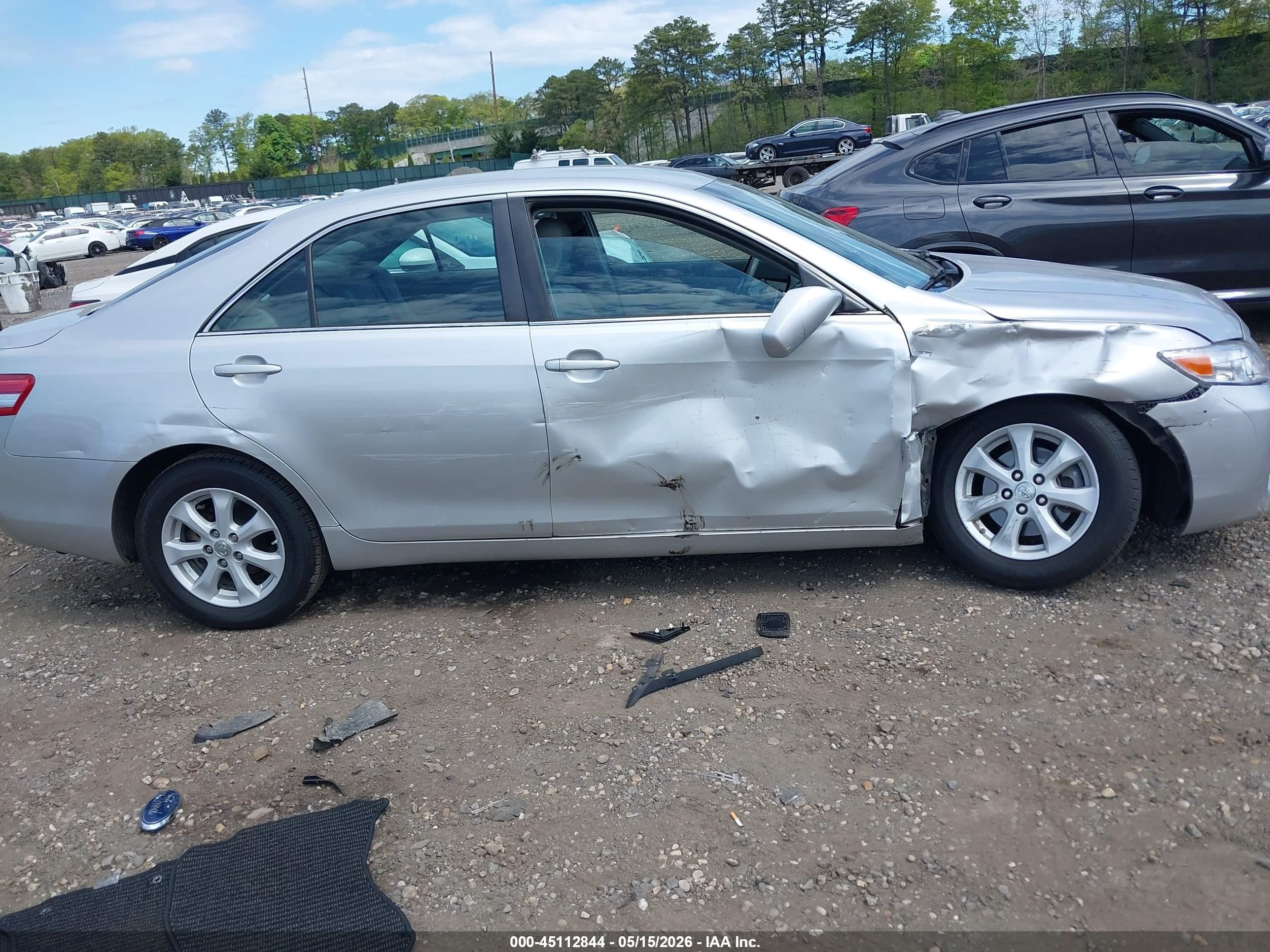 2011 Toyota Camry Le Silver vin: 4T1BF3EK5BU119771