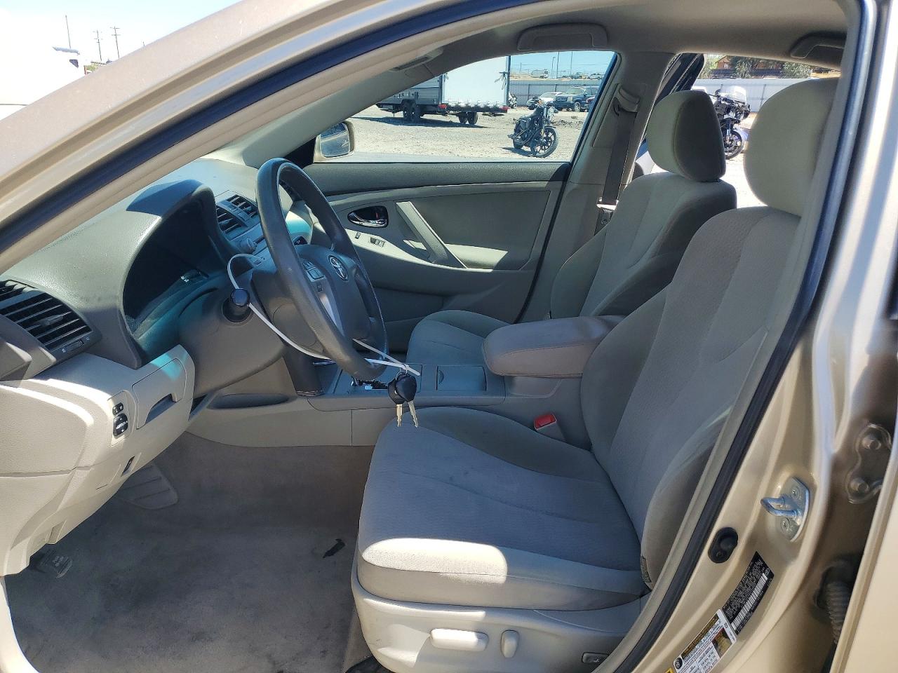 2011 Toyota Camry Le Tan vin: 4T1BF3EK5BU129569