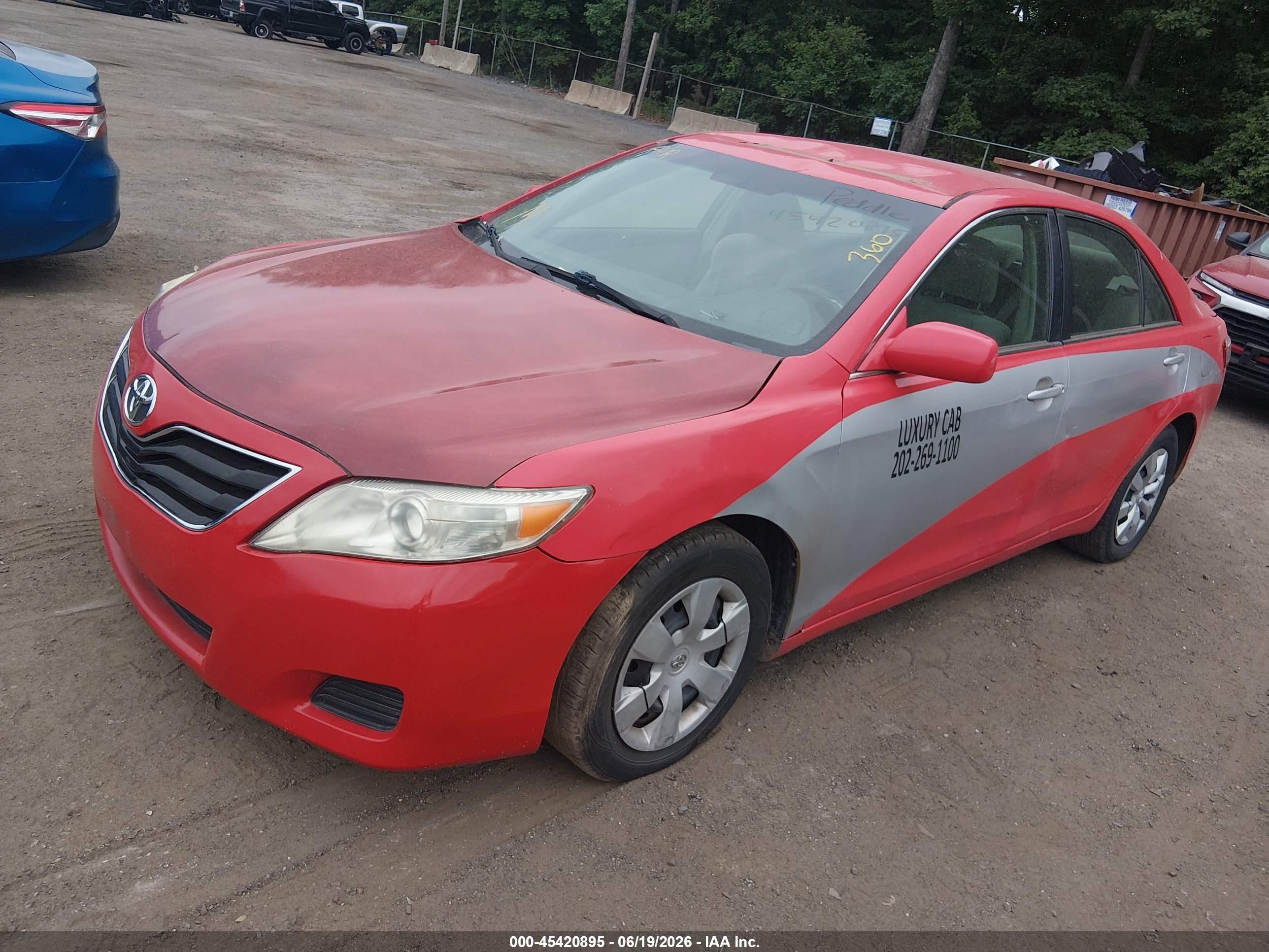 2011 Toyota Camry Le Red vin: 4T1BF3EK5BU136330