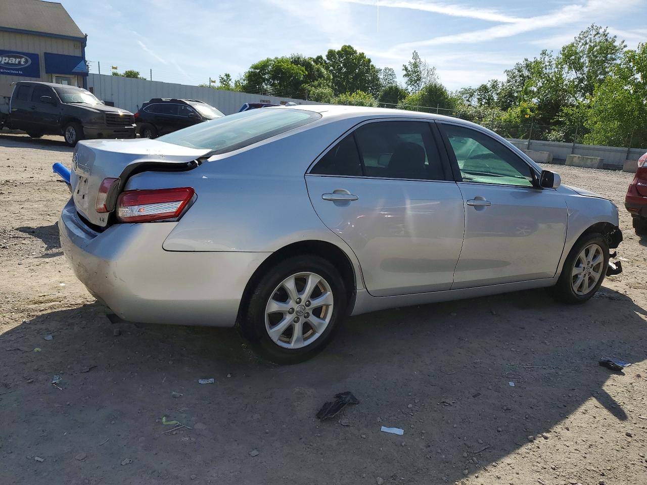 2011 Toyota Camry Le Silver vin: 4T1BF3EK5BU147344