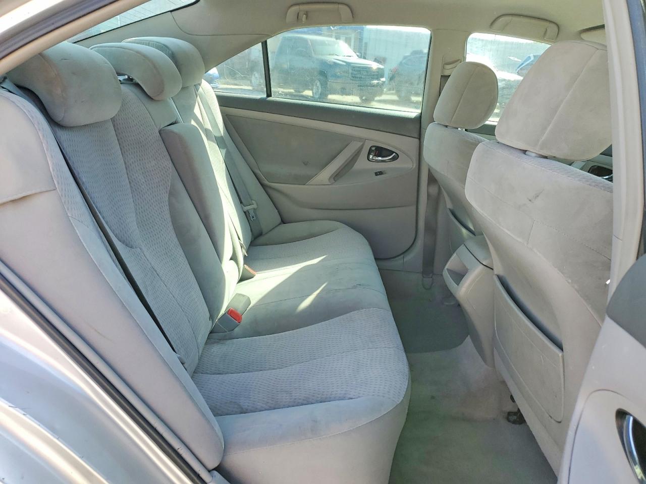 2011 Toyota Camry Le Silver vin: 4T1BF3EK5BU147344