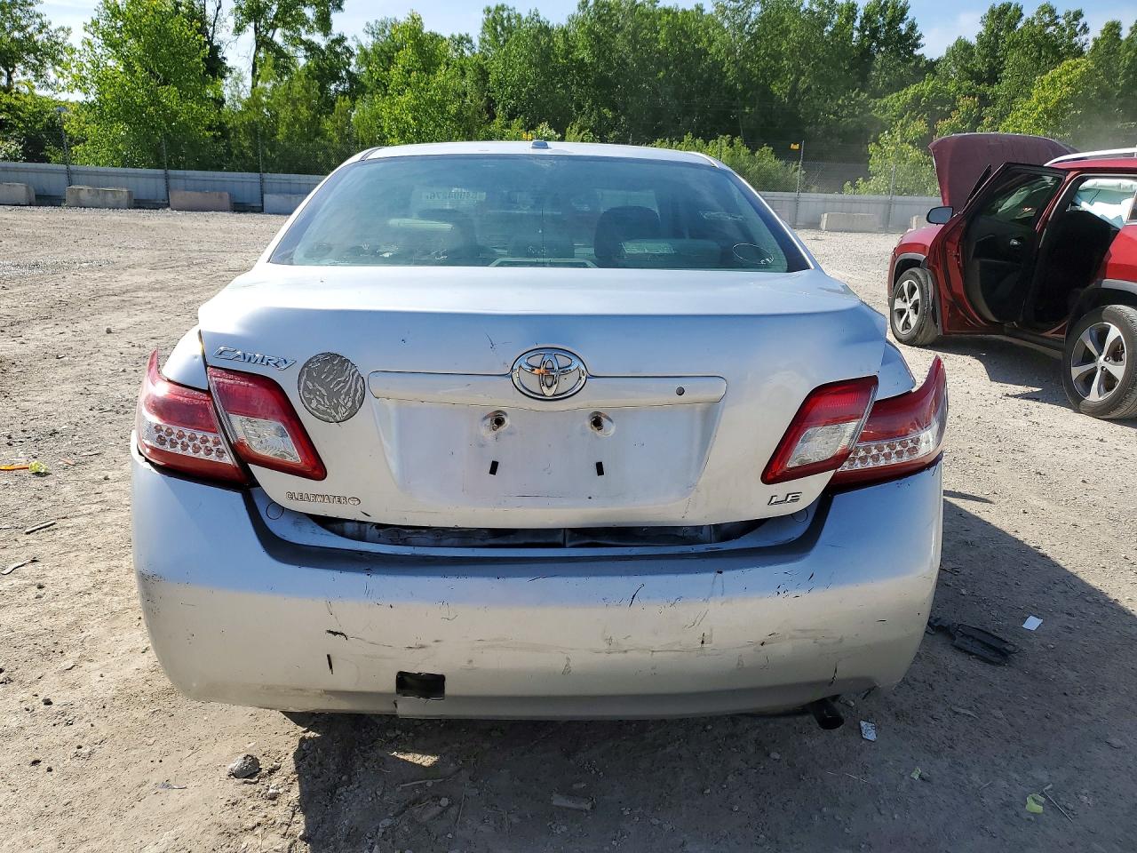 2011 Toyota Camry Le Silver vin: 4T1BF3EK5BU147344