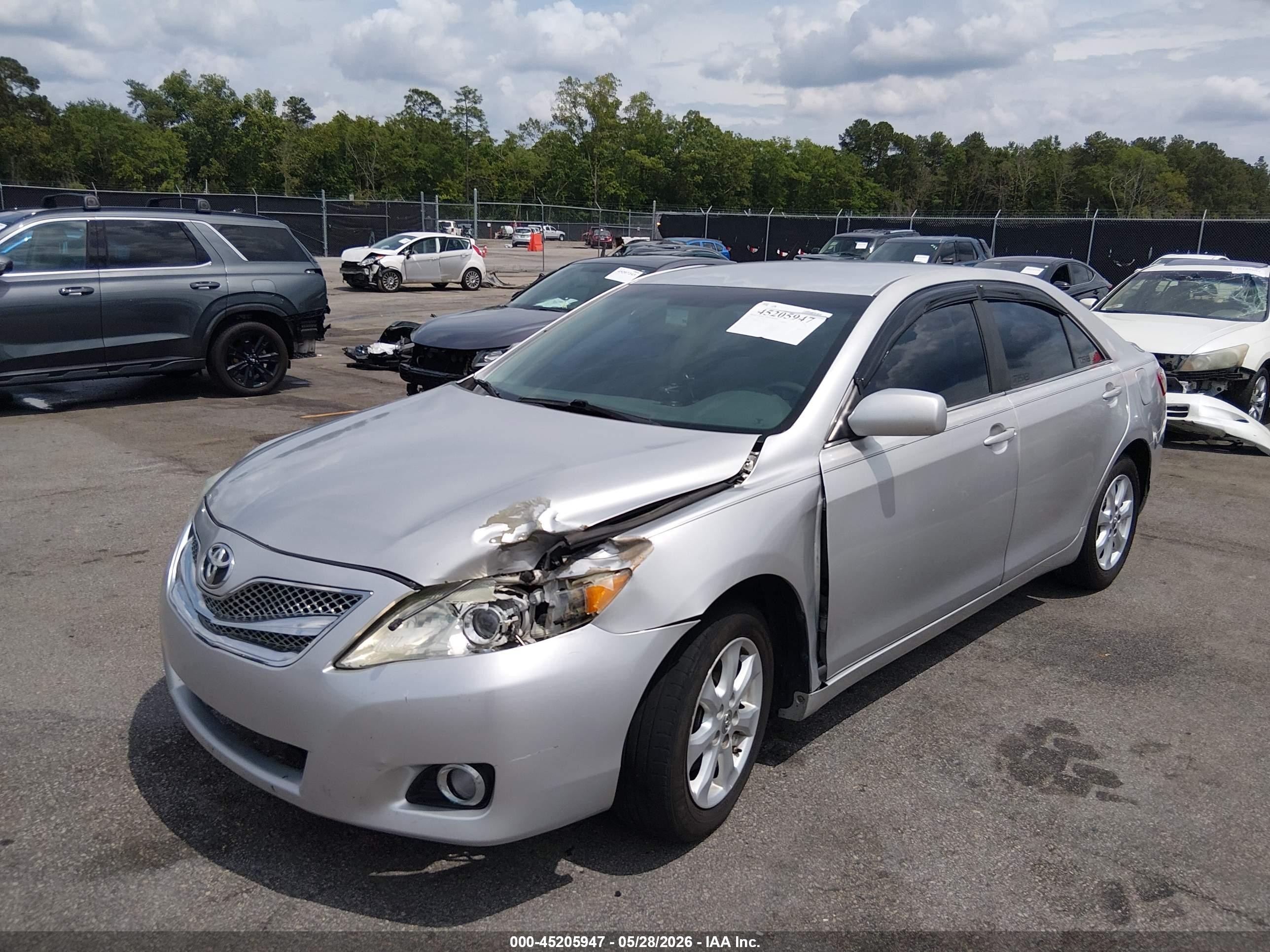 2011 Toyota Camry Le Silver vin: 4T1BF3EK5BU147764