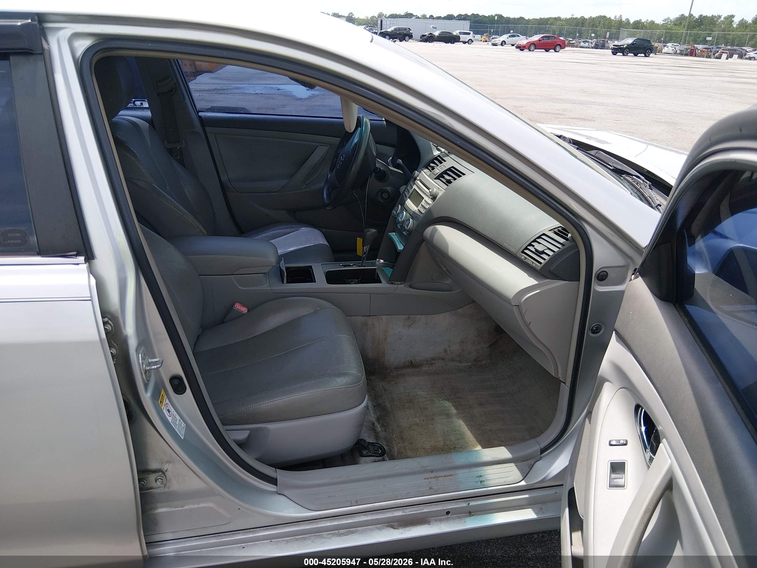 2011 Toyota Camry Le Silver vin: 4T1BF3EK5BU147764