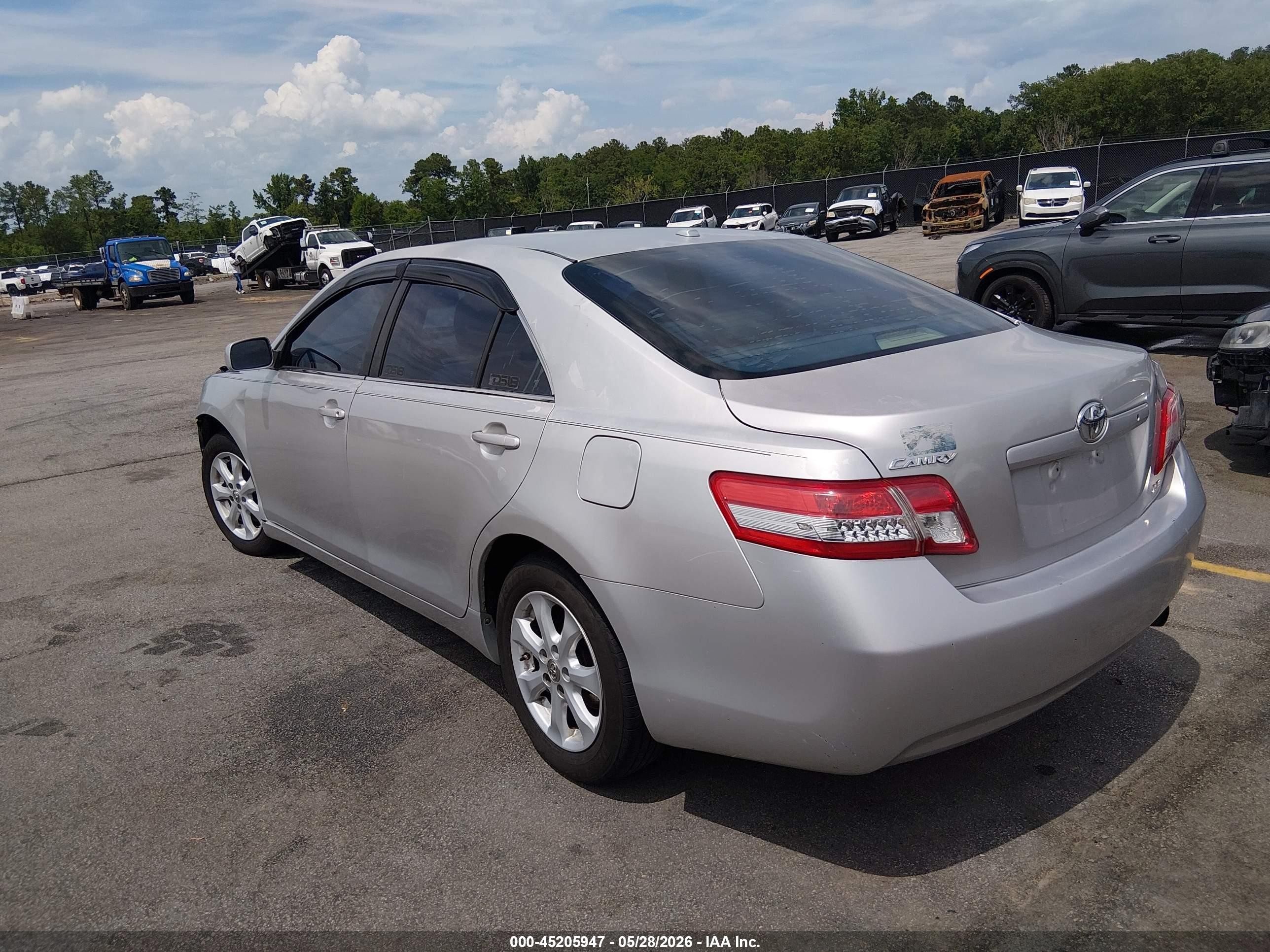 2011 Toyota Camry Le Silver vin: 4T1BF3EK5BU147764