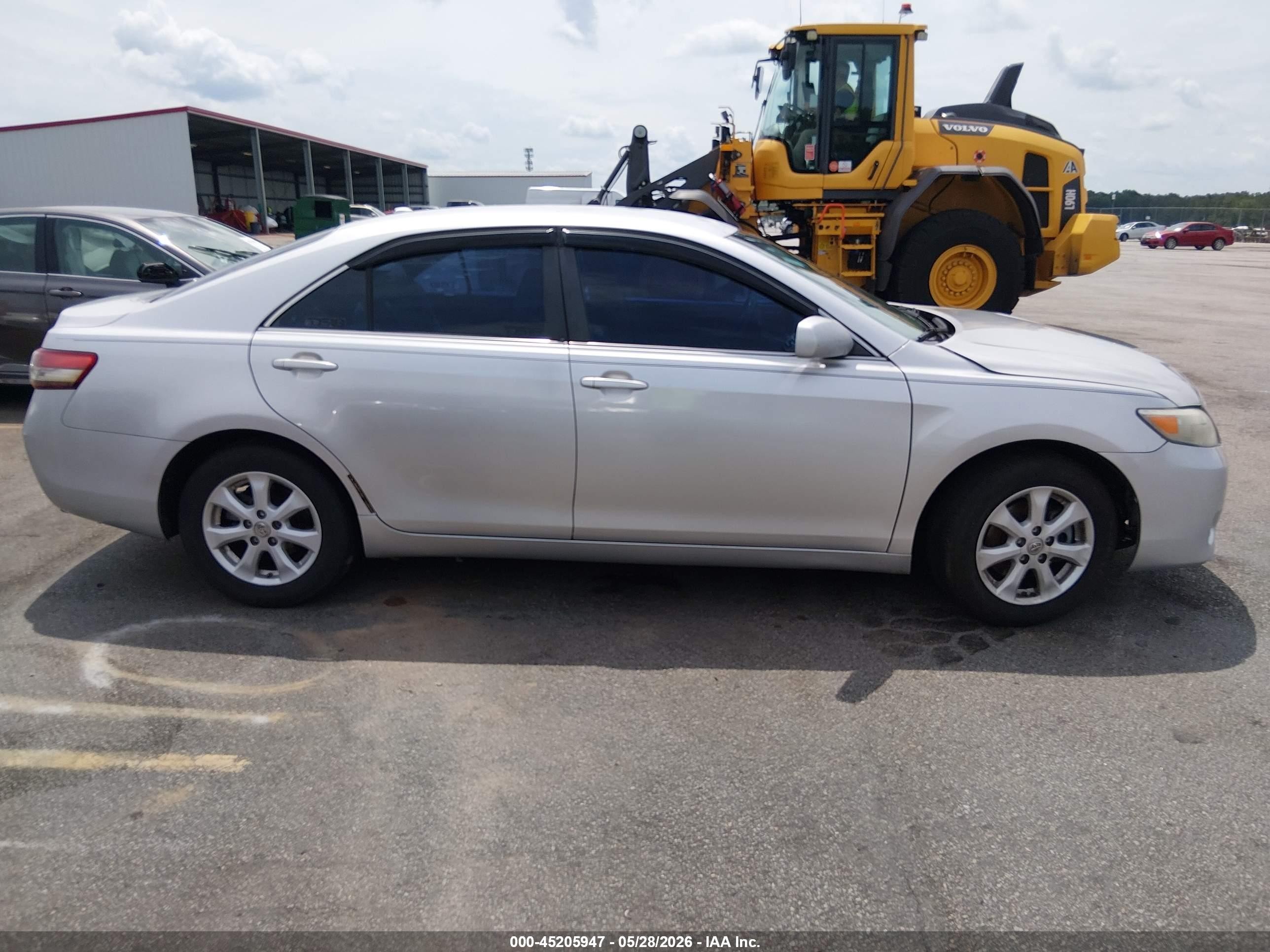 2011 Toyota Camry Le Silver vin: 4T1BF3EK5BU147764