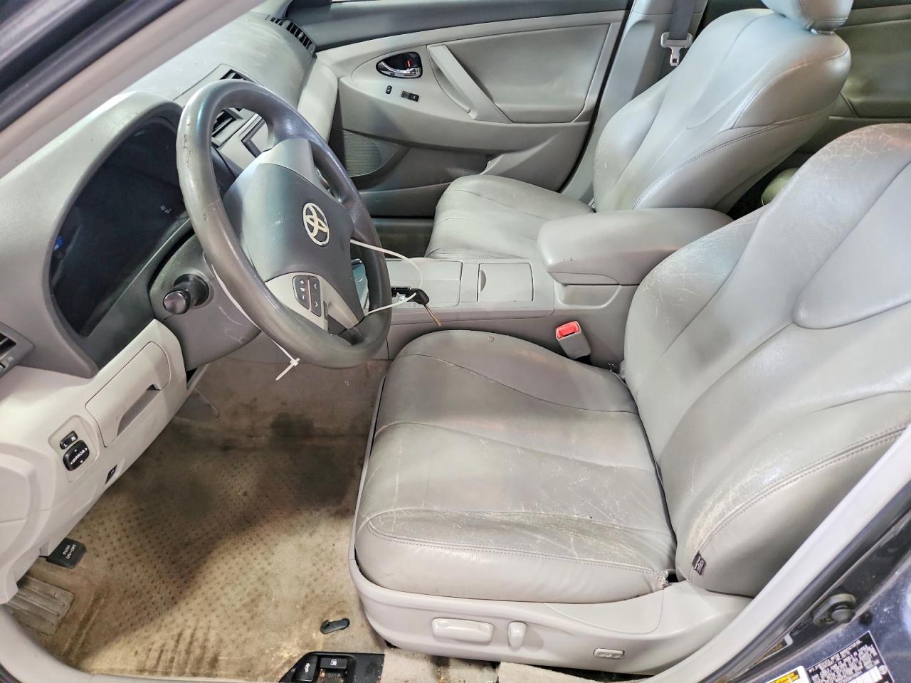2011 Toyota Camry Le Gray vin: 4T1BF3EK5BU149241