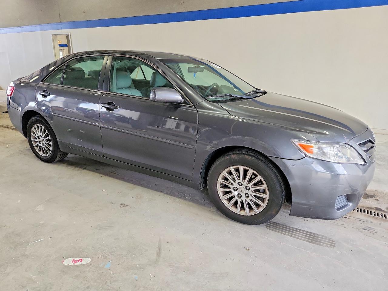 2011 Toyota Camry Le Gray vin: 4T1BF3EK5BU149241