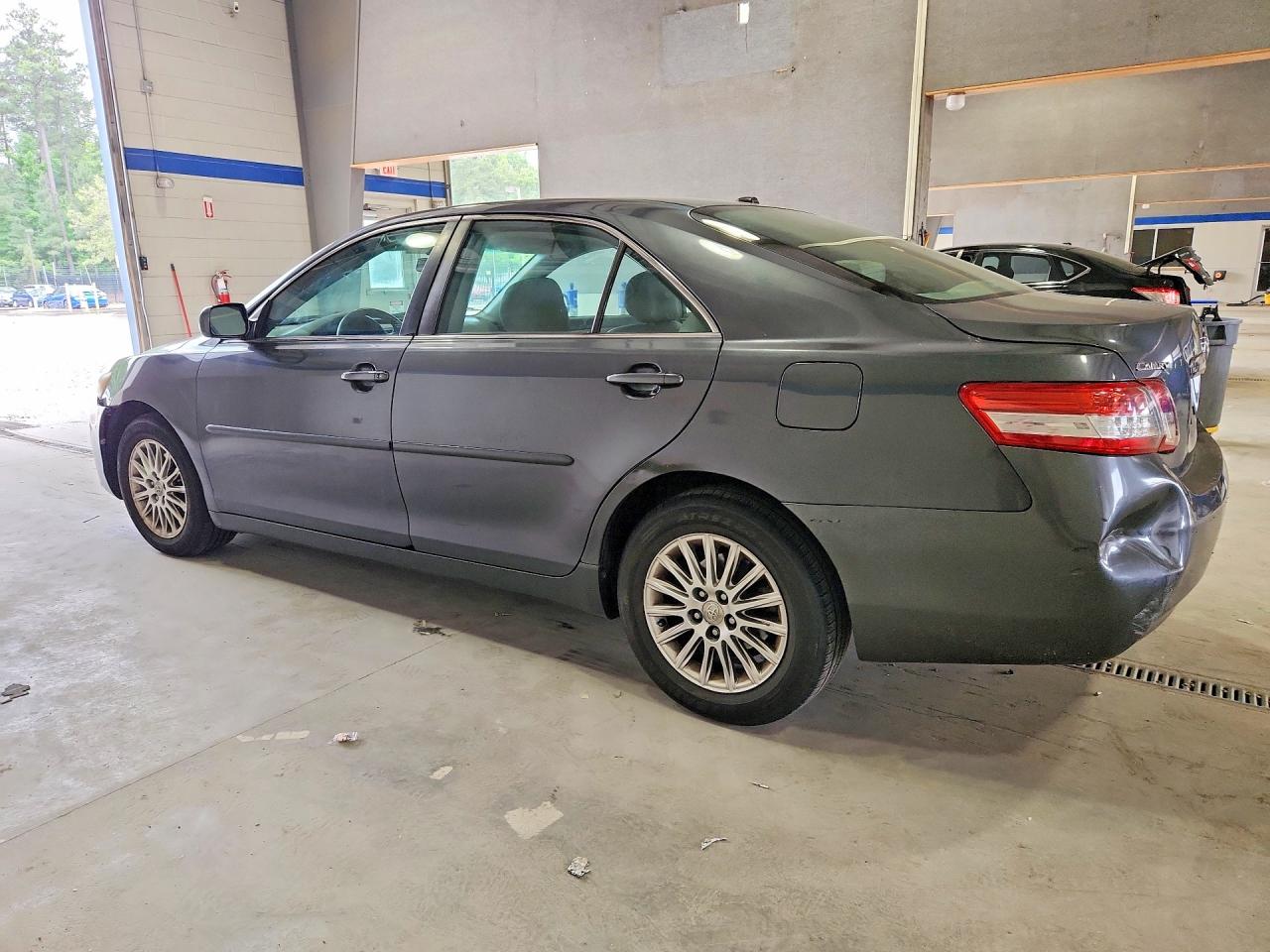 2011 Toyota Camry Le Gray vin: 4T1BF3EK5BU149241