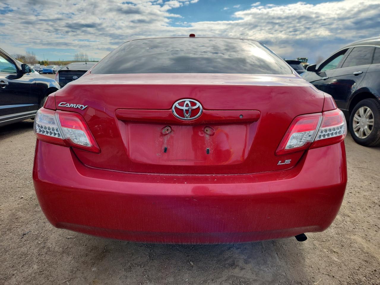 2011 Toyota Camry Le Red vin: 4T1BF3EK5BU150843