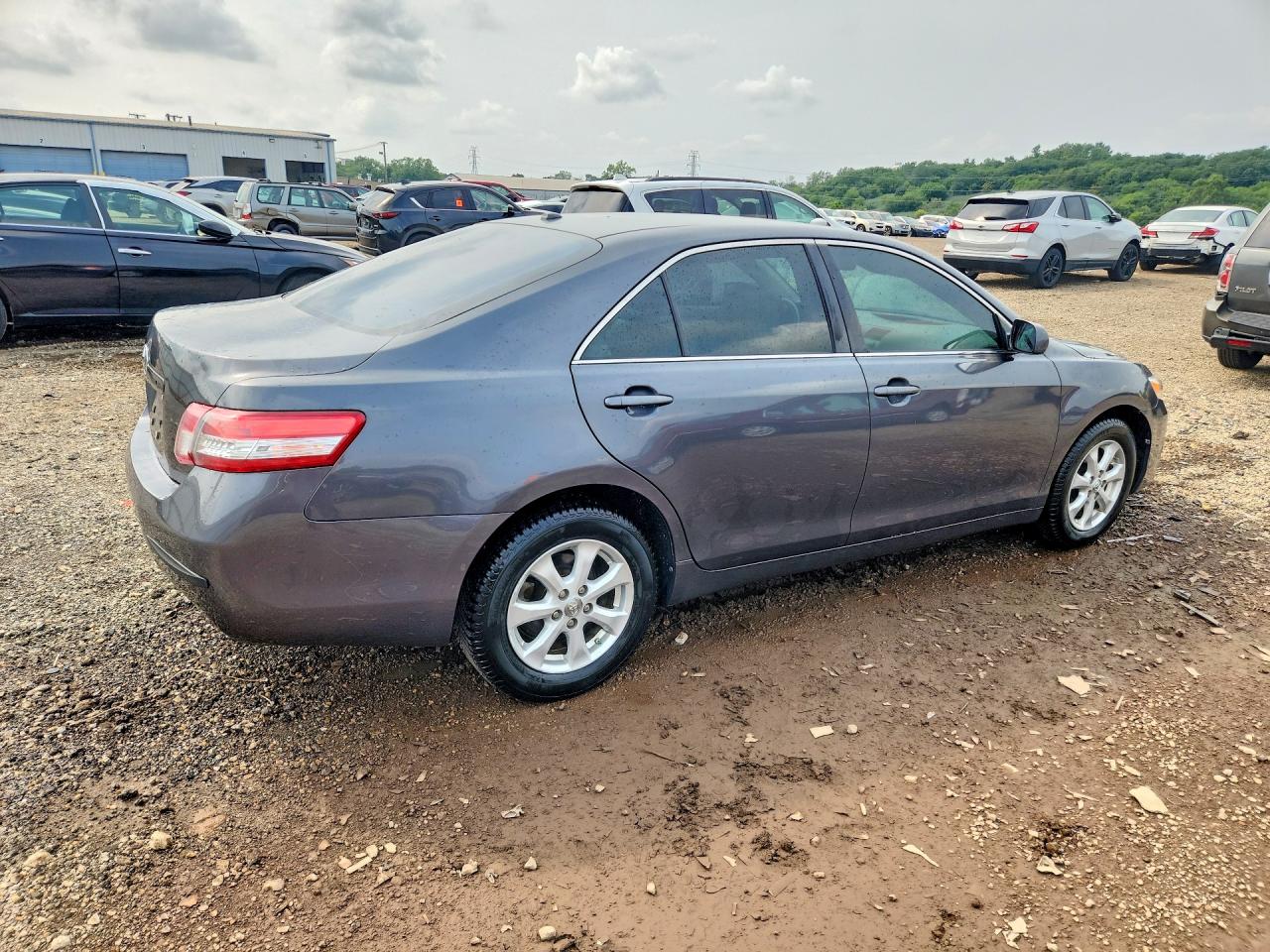 2011 Toyota Camry Le Gray vin: 4T1BF3EK5BU153838