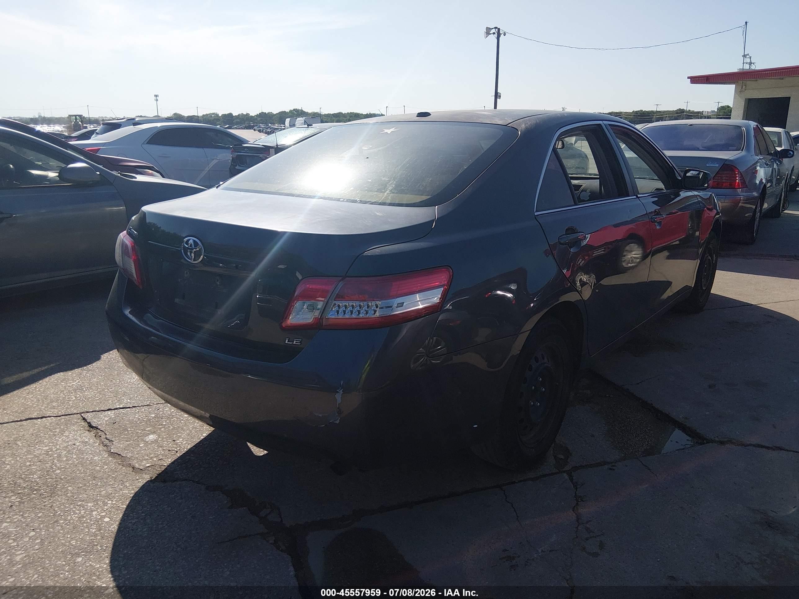 2011 Toyota Camry Le Gray vin: 4T1BF3EK5BU160885