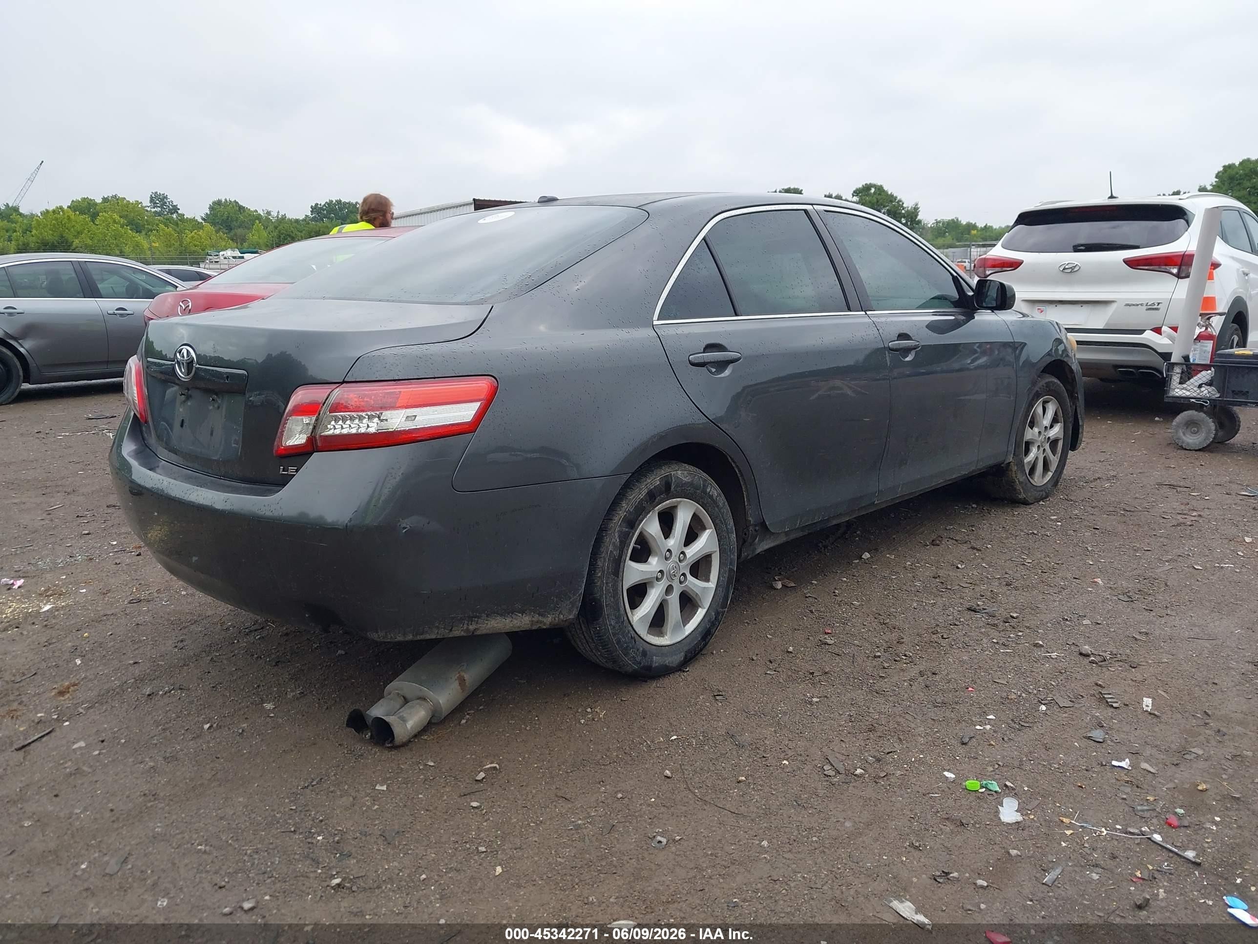 2011 Toyota Camry Le Gray vin: 4T1BF3EK5BU164774