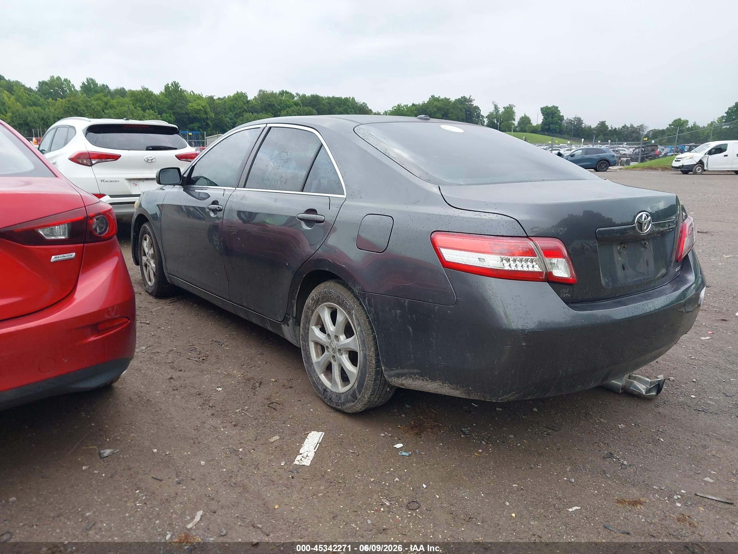 2011 Toyota Camry Le Gray vin: 4T1BF3EK5BU164774