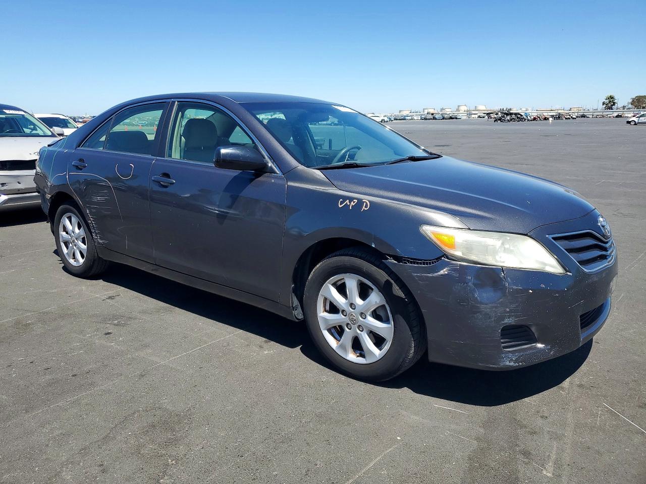 2011 Toyota Camry Le Gray vin: 4T1BF3EK5BU173880