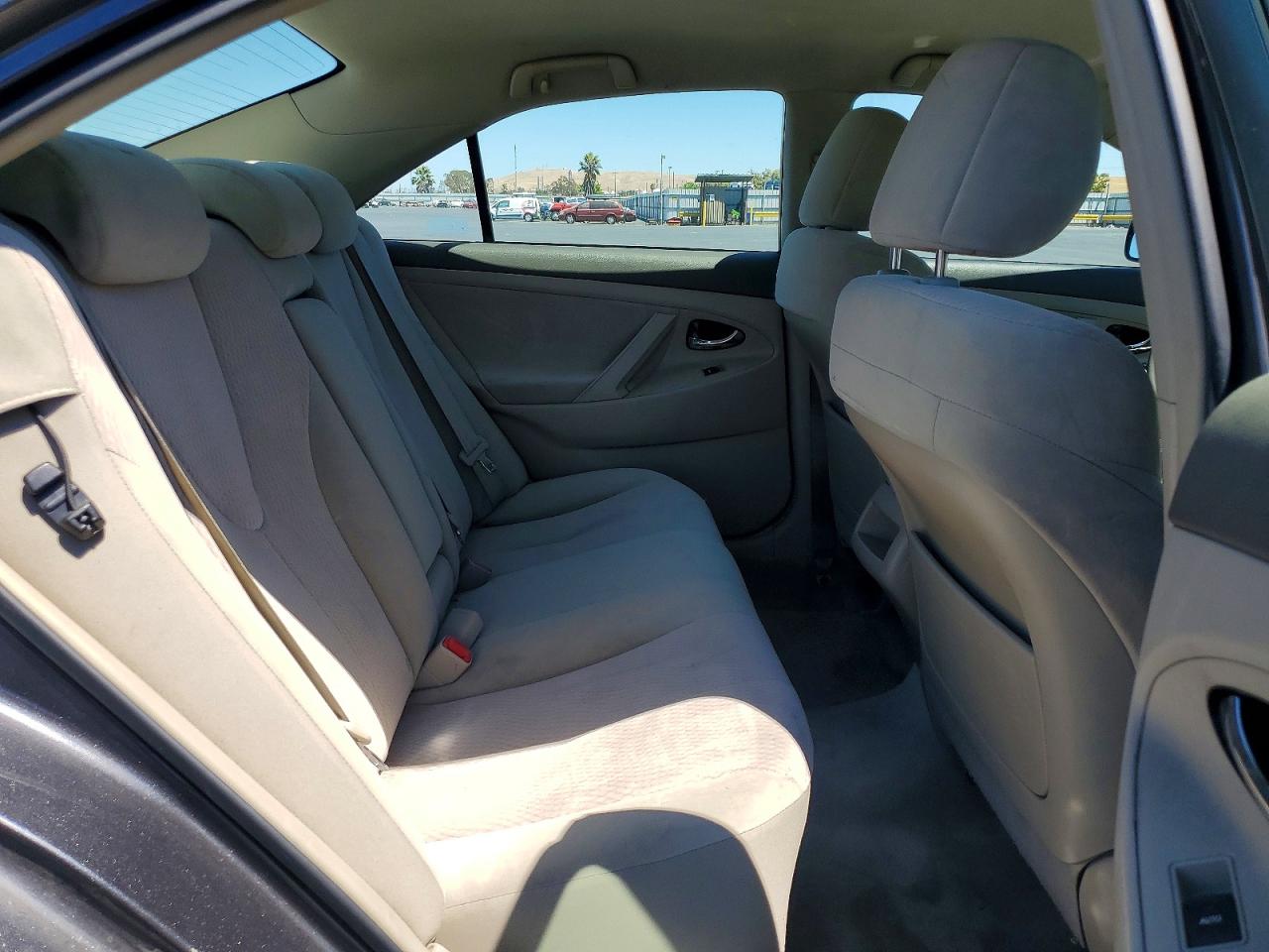 2011 Toyota Camry Le Gray vin: 4T1BF3EK5BU173880