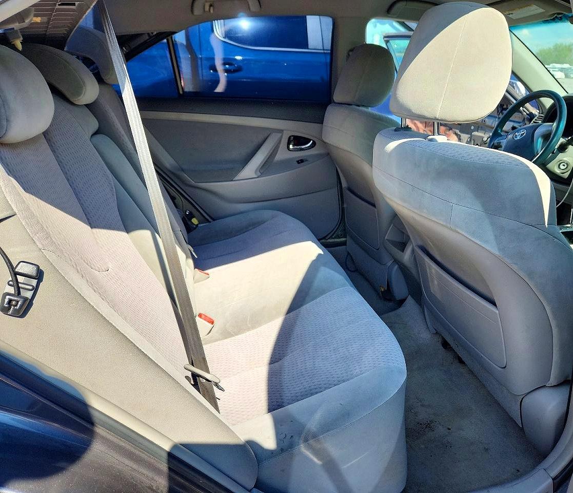 2011 Toyota Camry Le Gray vin: 4T1BF3EK5BU174205