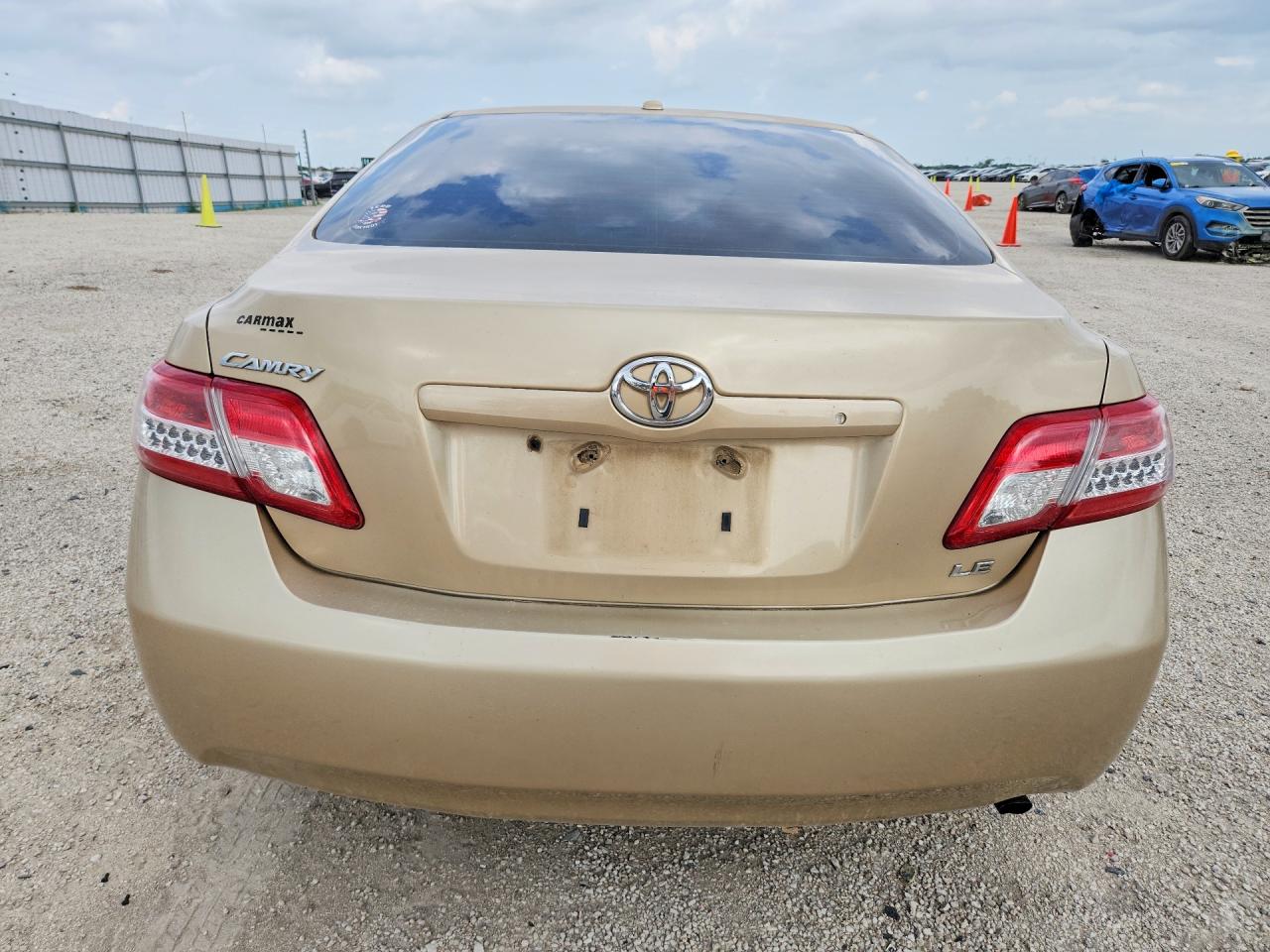 2011 Toyota Camry Le Tan vin: 4T1BF3EK5BU190355