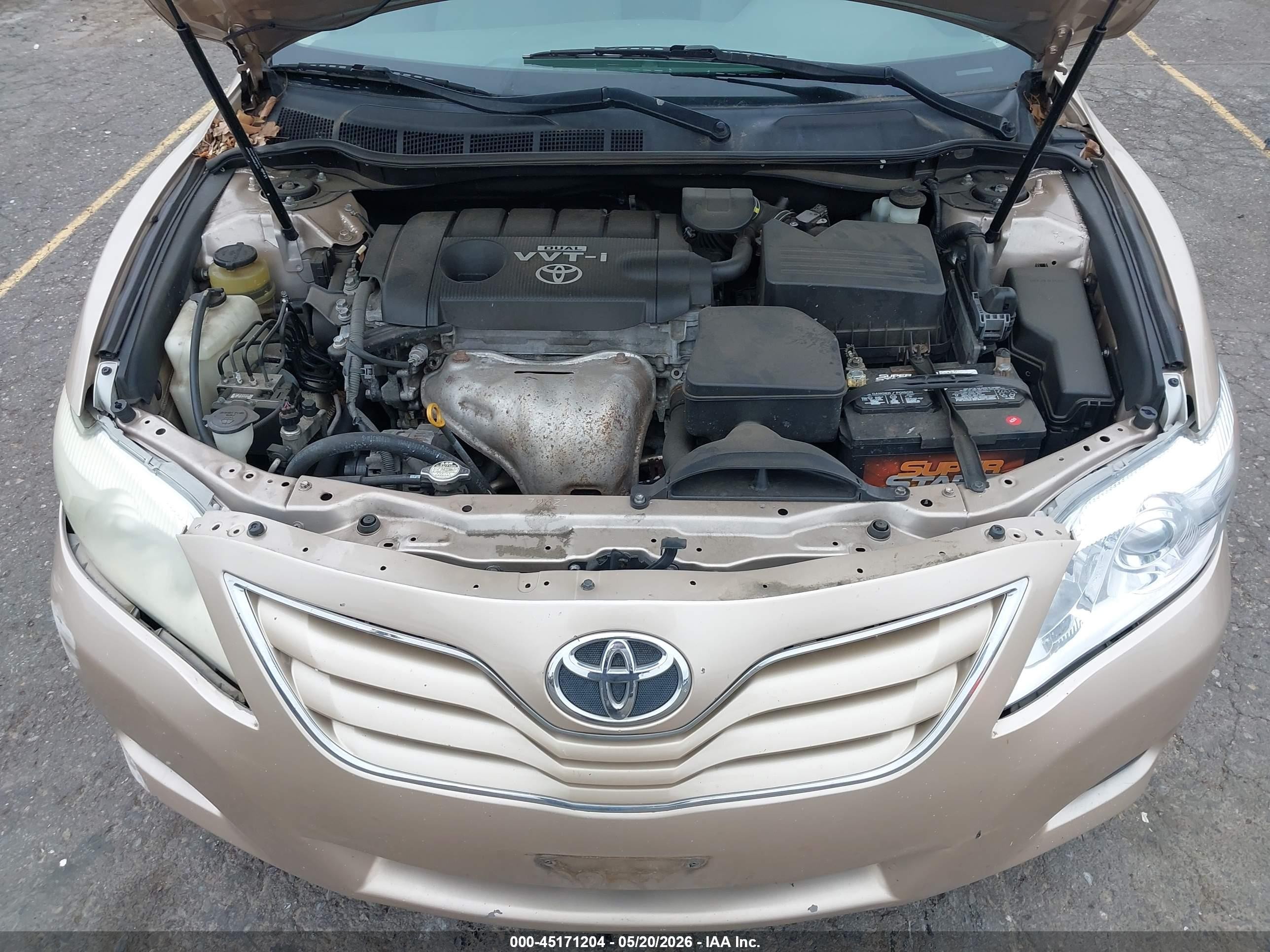 2011 Toyota Camry Le Gold vin: 4T1BF3EK5BU197483