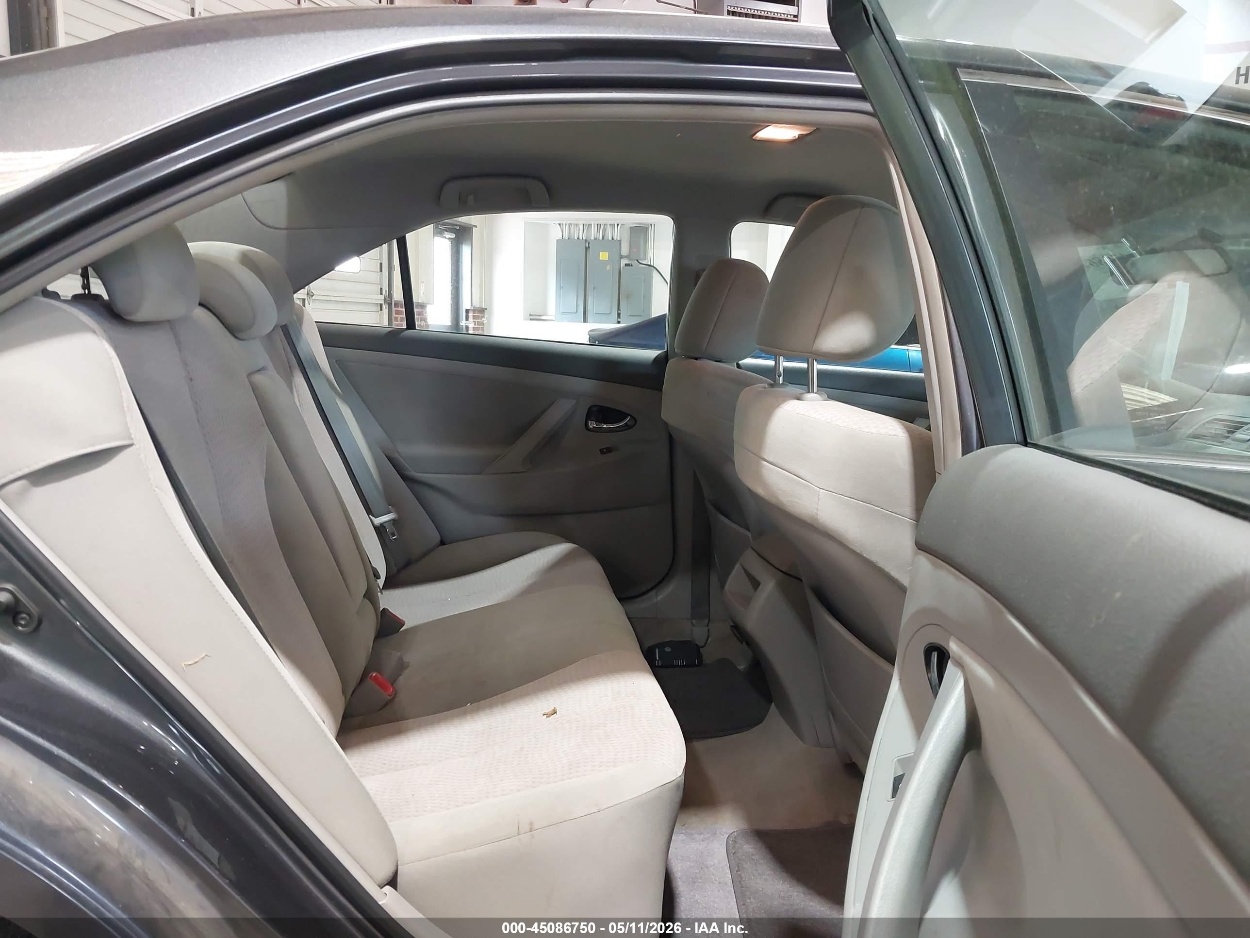 2011 Toyota Camry Le Серый vin: 4T1BF3EK5BU203654