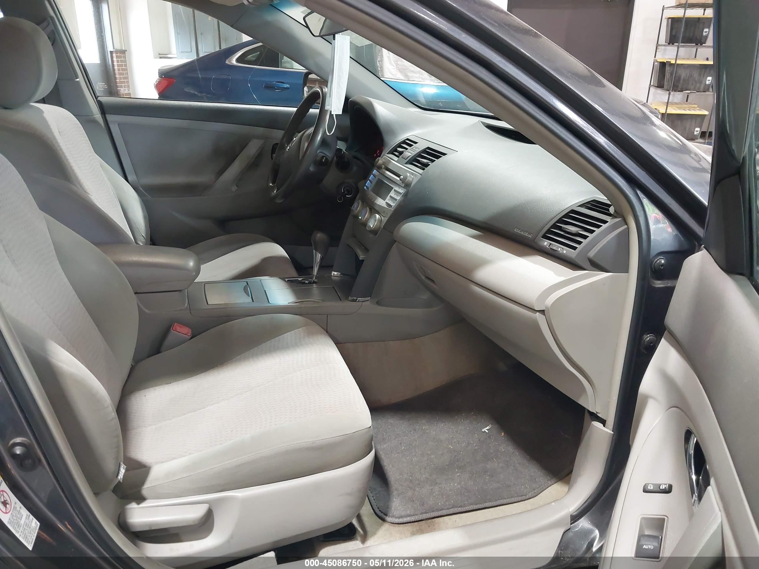 2011 Toyota Camry Le Серый vin: 4T1BF3EK5BU203654