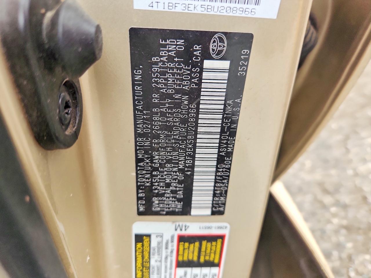 2011 Toyota Camry Le Gold vin: 4T1BF3EK5BU208966