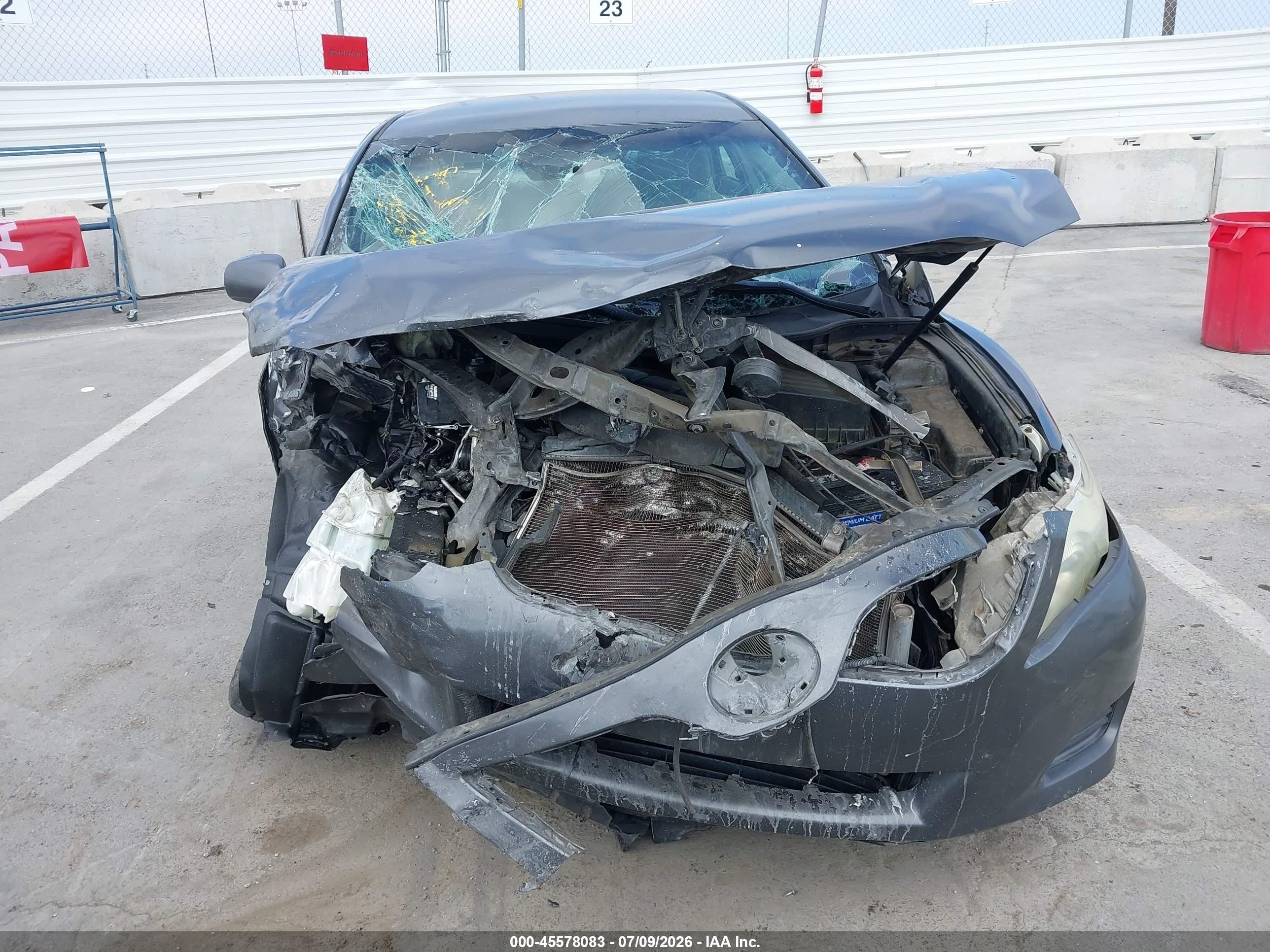 2011 Toyota Camry Le Gray vin: 4T1BF3EK5BU223838