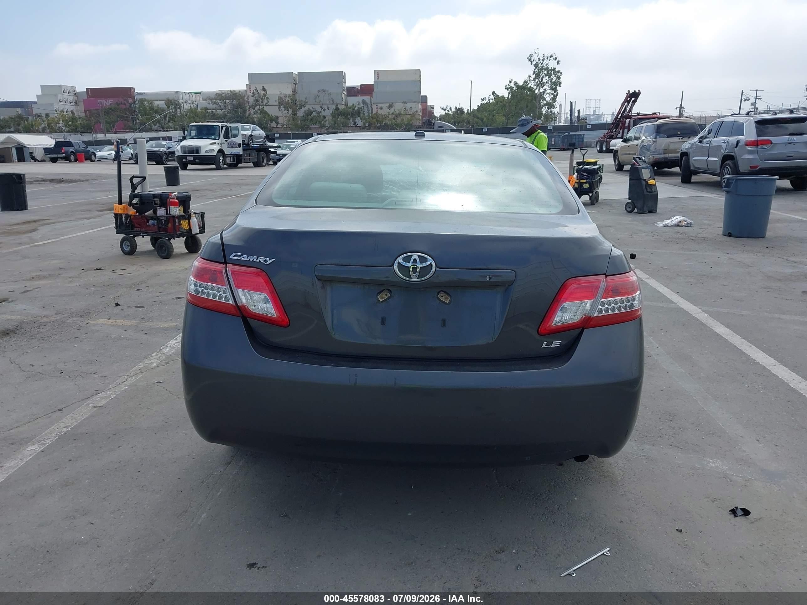 2011 Toyota Camry Le Gray vin: 4T1BF3EK5BU223838