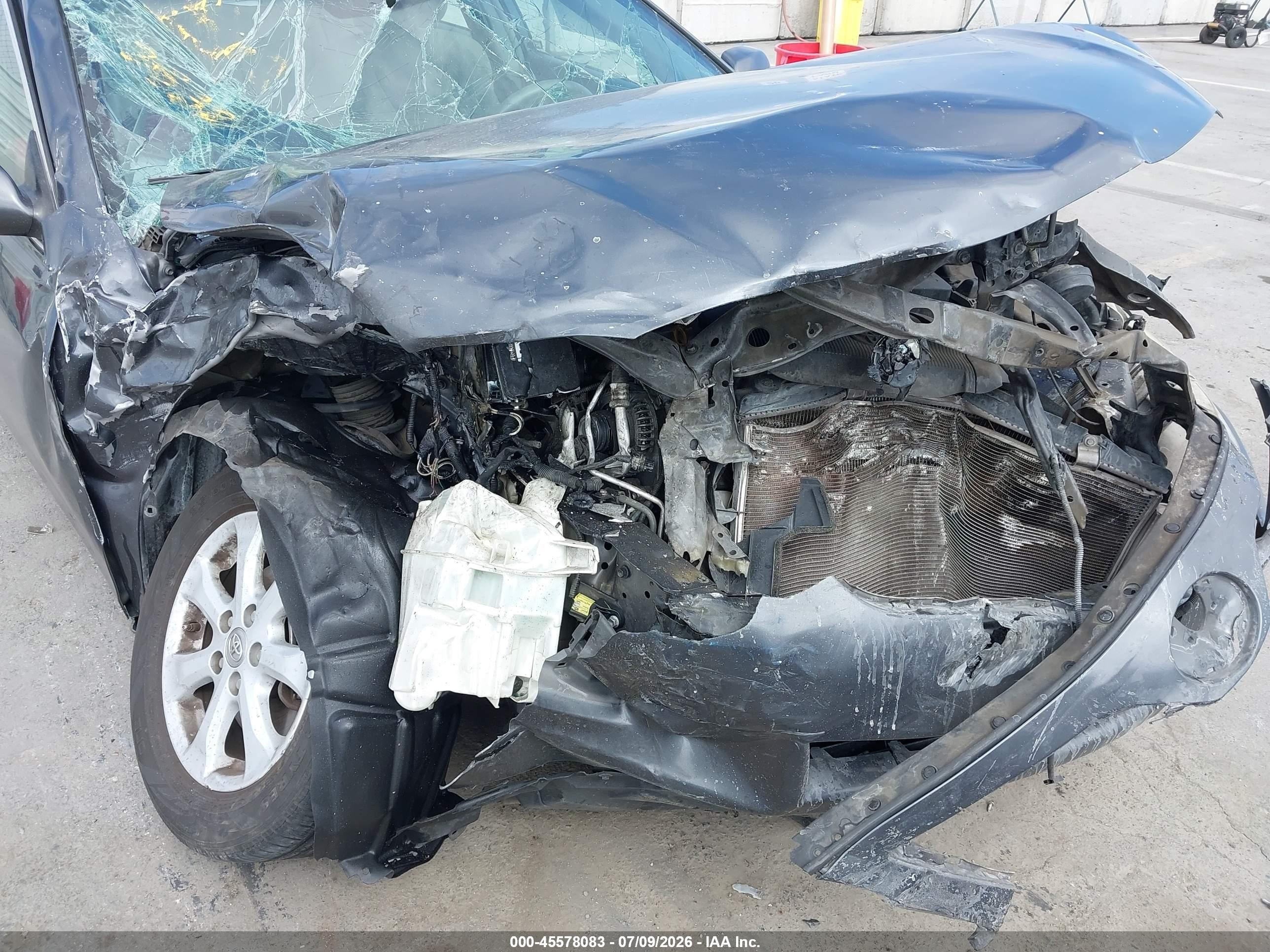 2011 Toyota Camry Le Gray vin: 4T1BF3EK5BU223838
