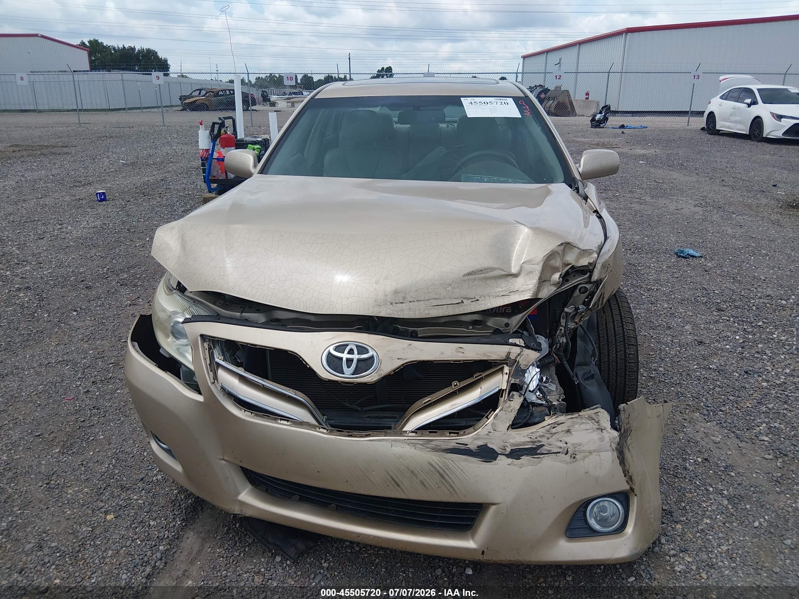 2011 Toyota Camry Xle Tan vin: 4T1BF3EK5BU227095