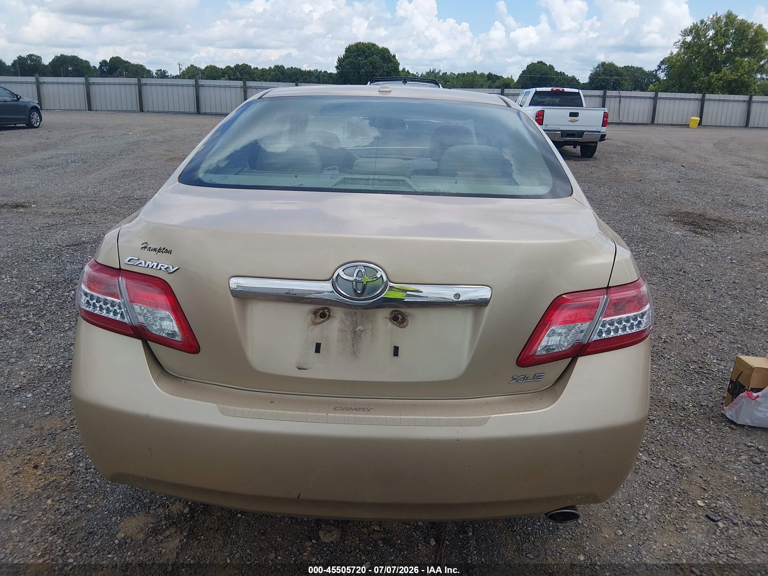 2011 Toyota Camry Xle Tan vin: 4T1BF3EK5BU227095