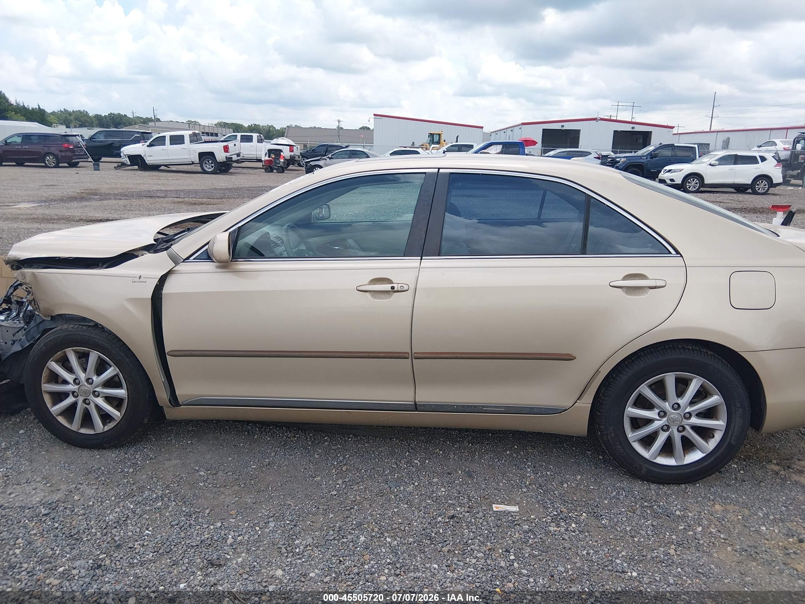 2011 Toyota Camry Xle Tan vin: 4T1BF3EK5BU227095