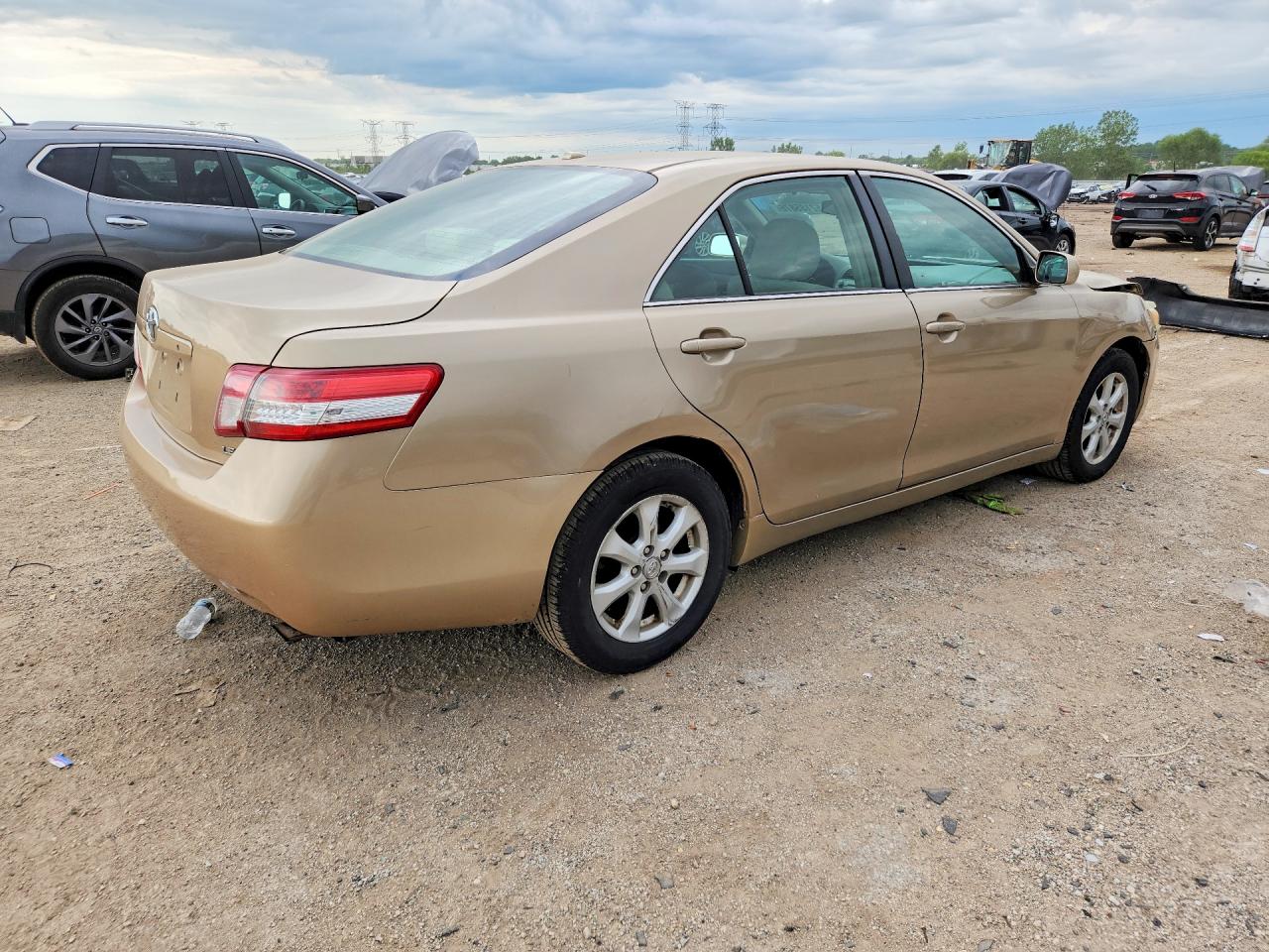 2011 Toyota Camry Le Beige vin: 4T1BF3EK5BU228327