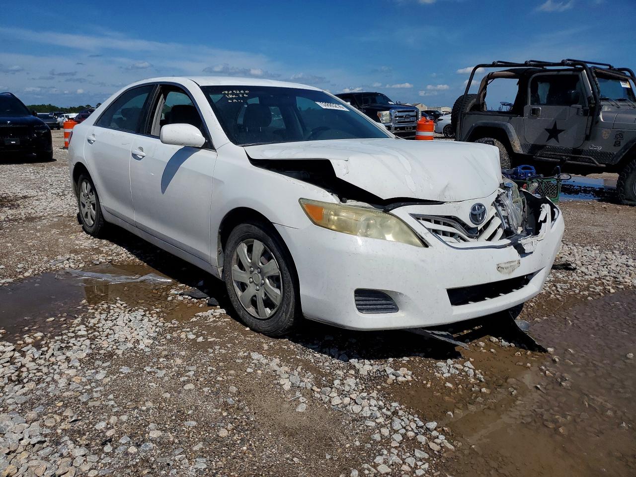 2011 Toyota Camry Le White vin: 4T1BF3EK5BU586575