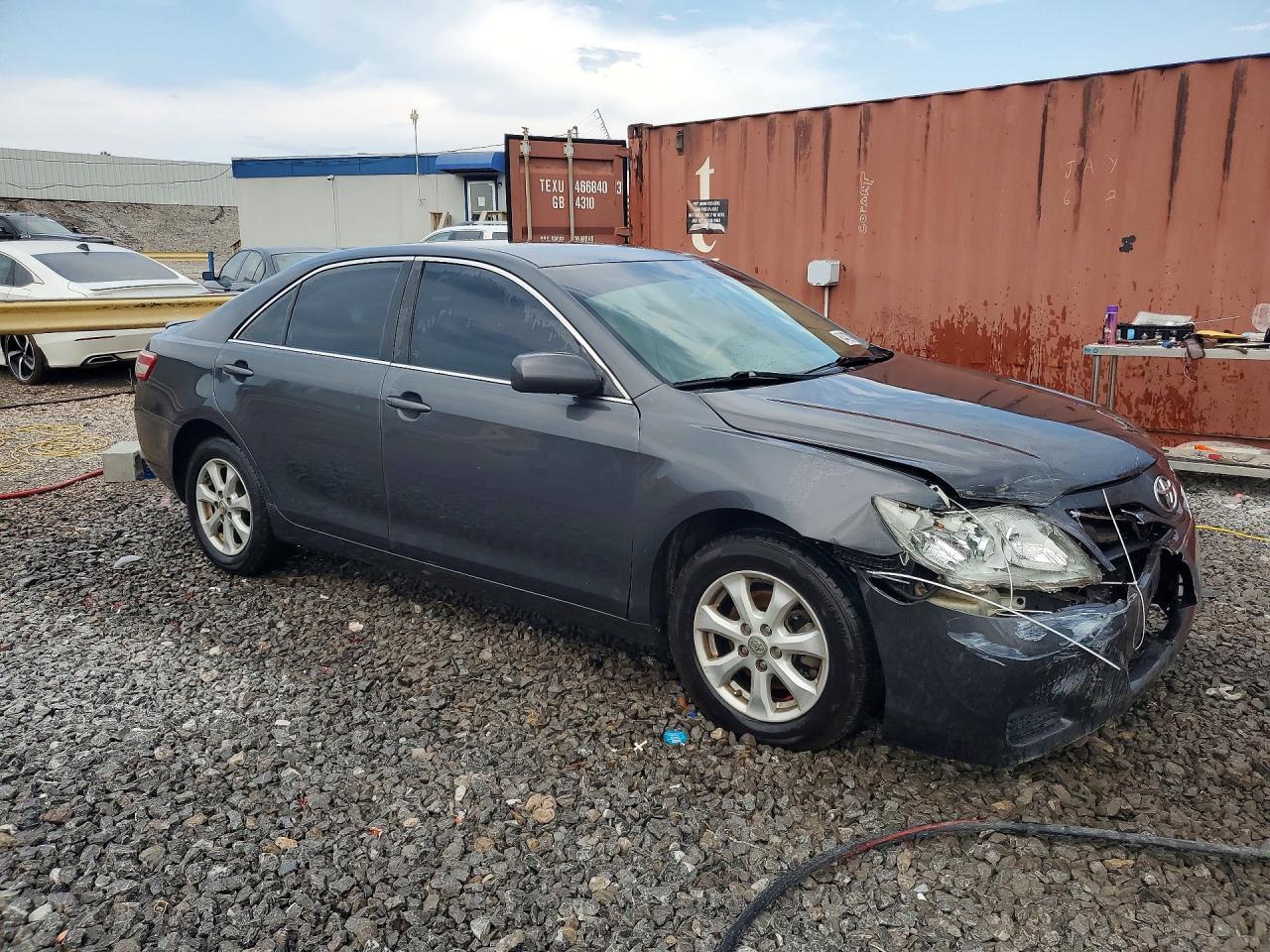 2011 Toyota Camry Le Gray vin: 4T1BF3EK5BU588326