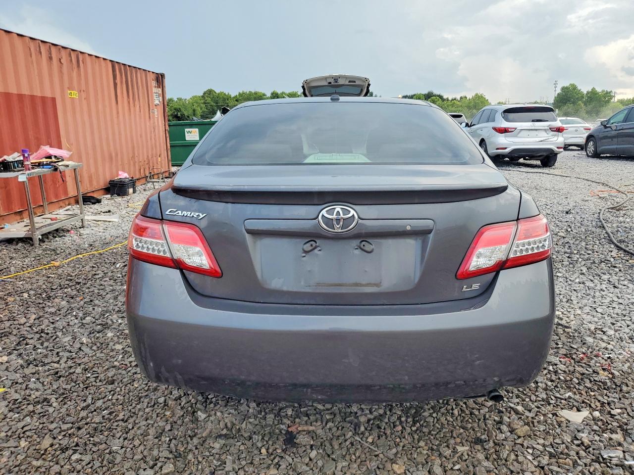 2011 Toyota Camry Le Gray vin: 4T1BF3EK5BU588326