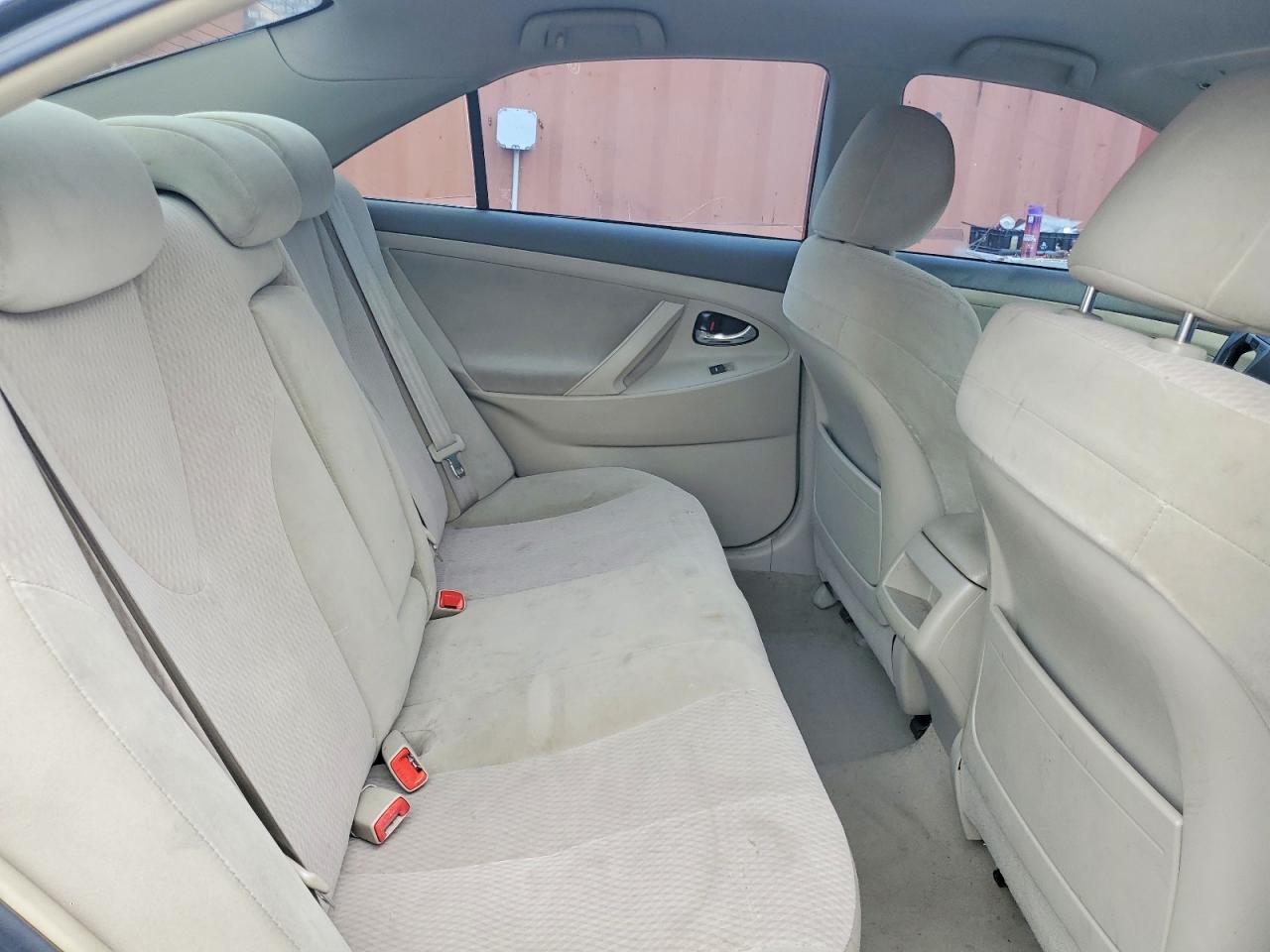2011 Toyota Camry Le Gray vin: 4T1BF3EK5BU588326