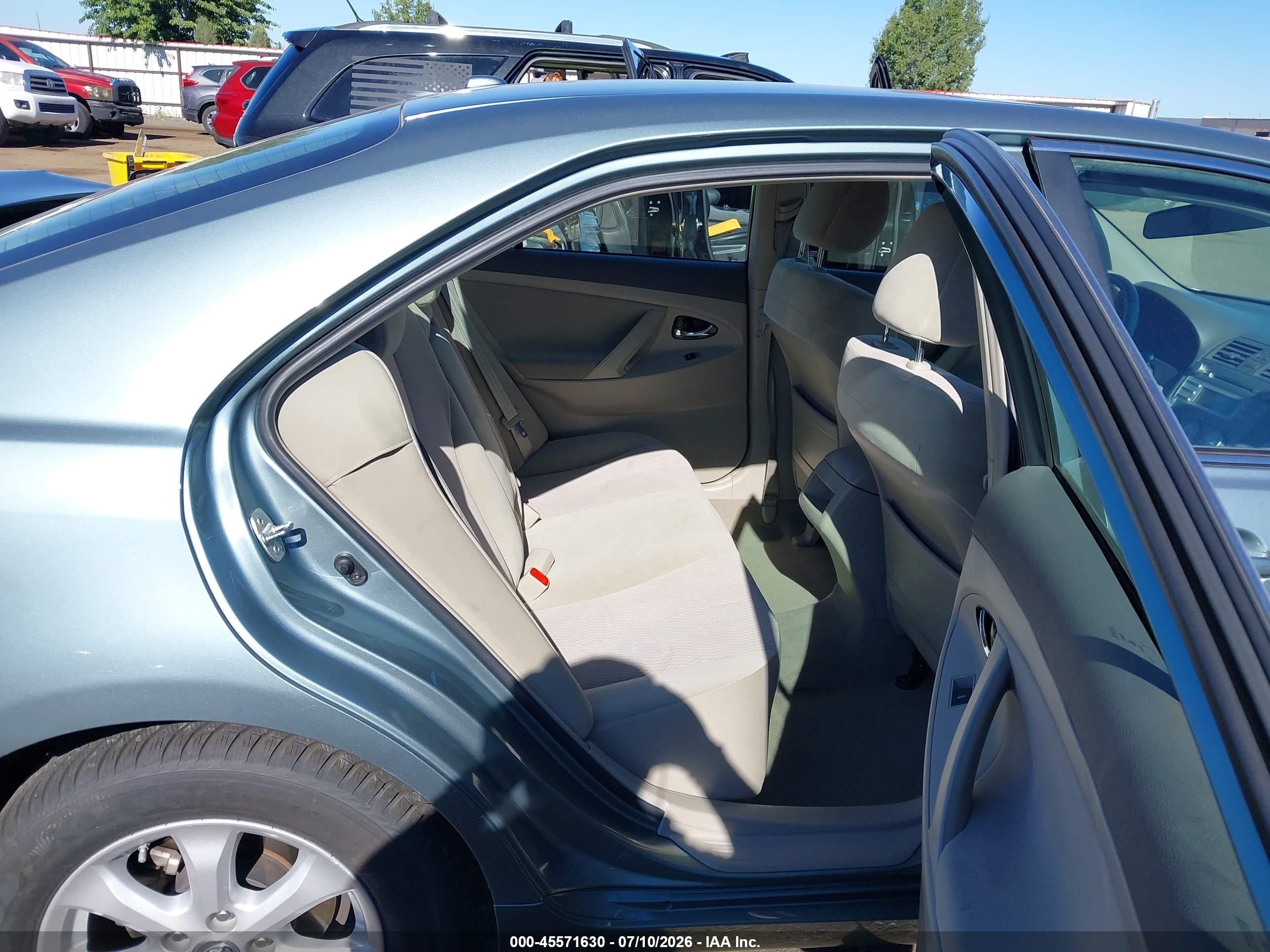 2011 Toyota Camry Le Pewter vin: 4T1BF3EK5BU595857