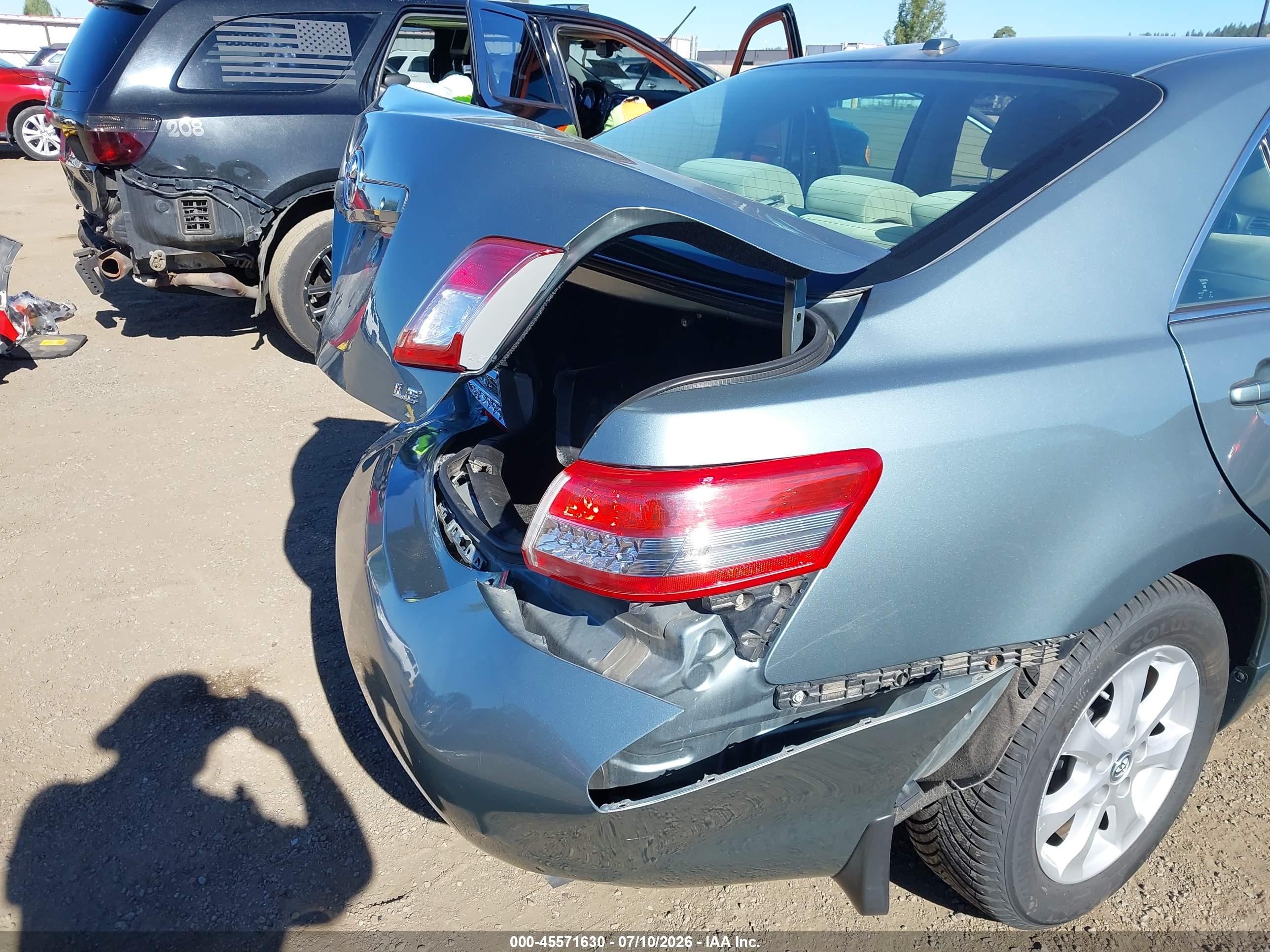 2011 Toyota Camry Le Pewter vin: 4T1BF3EK5BU595857