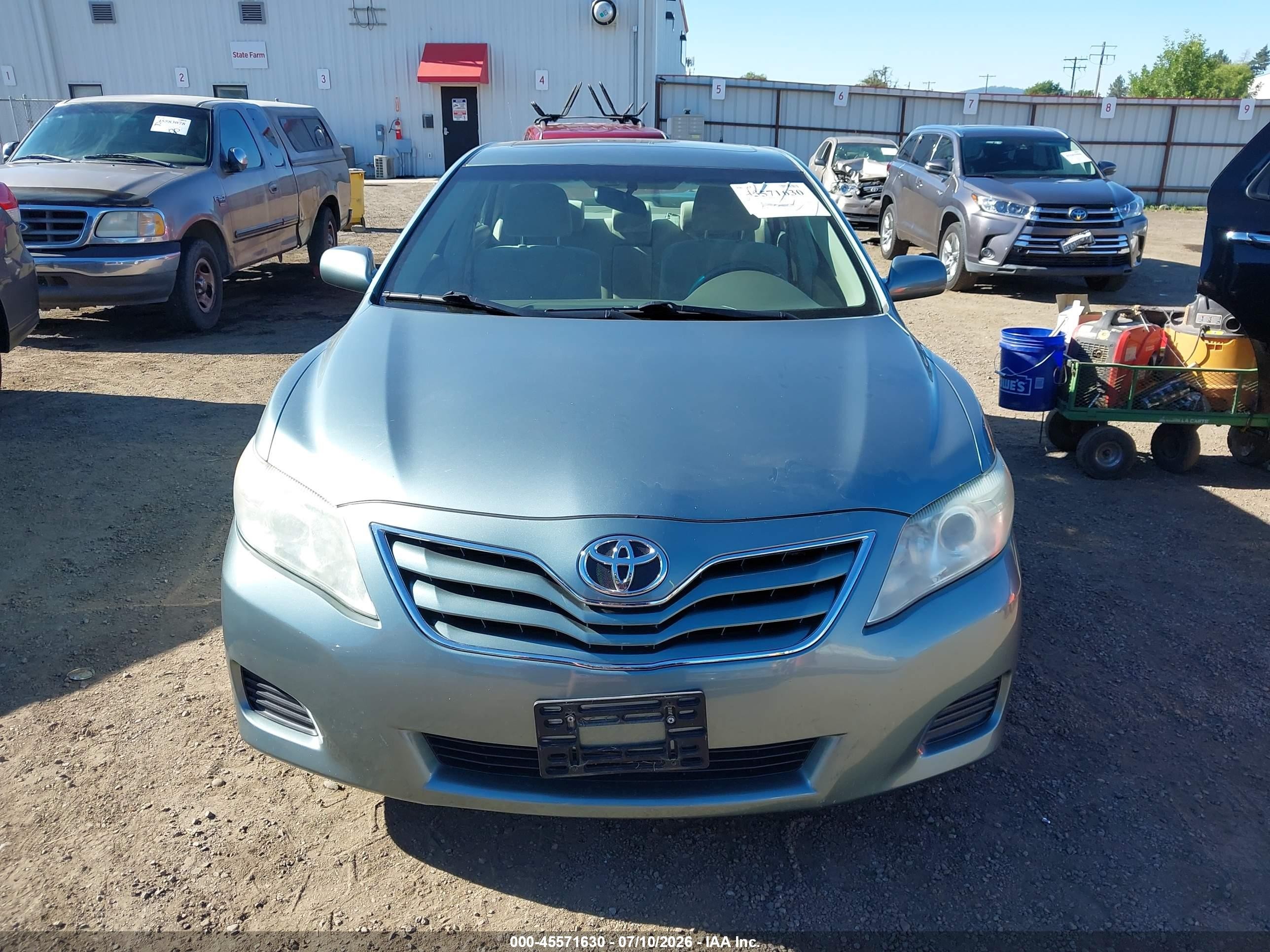 2011 Toyota Camry Le Pewter vin: 4T1BF3EK5BU595857