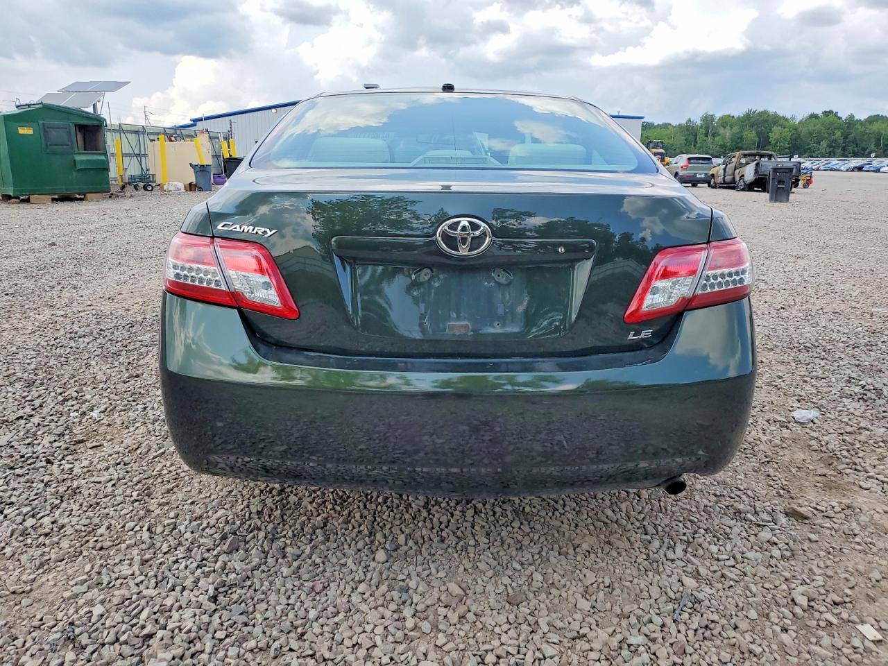 2011 Toyota Camry Le Зеленый vin: 4T1BF3EK5BU603178