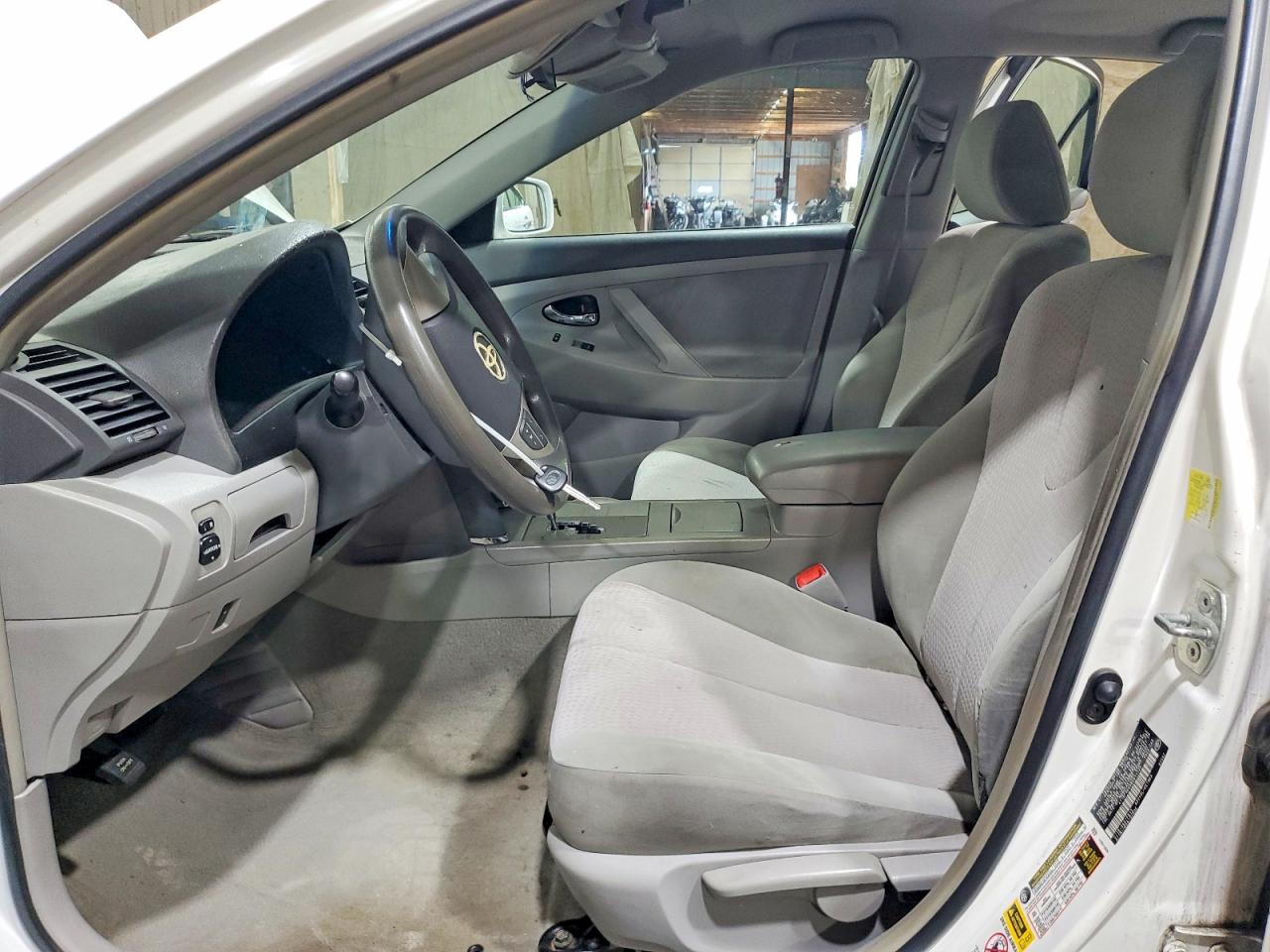 2011 Toyota Camry Base White vin: 4T1BF3EK5BU611135