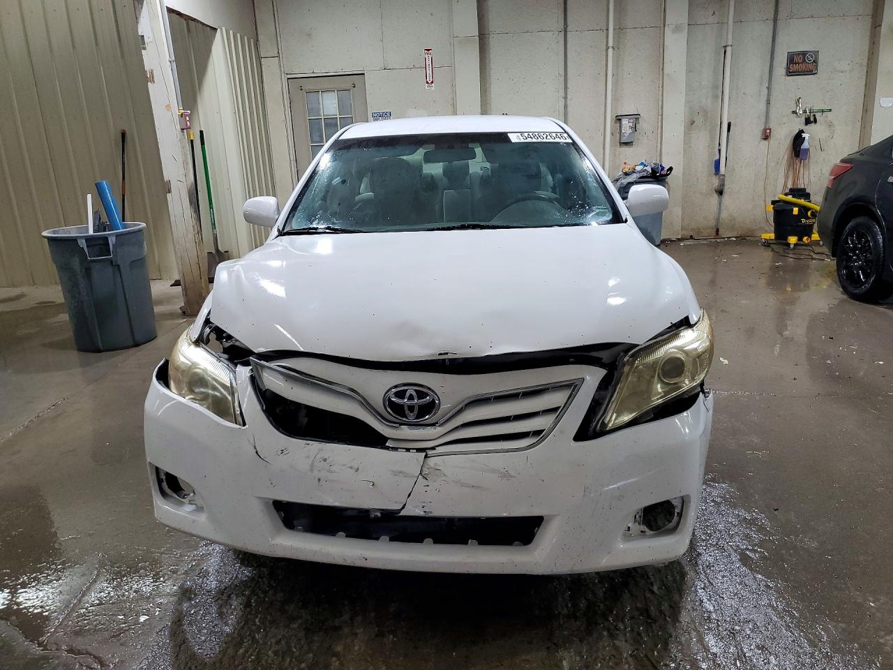 2011 Toyota Camry Base White vin: 4T1BF3EK5BU611135